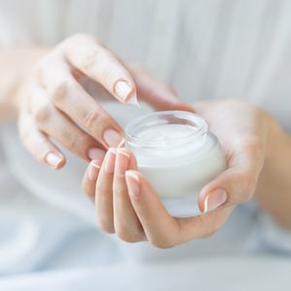 コラム更新 爪の線や凸凹 でこぼこ はなぜできる 爪の症状別の原因とケア方法 Metllasse メトラッセ のブログ Cosme アットコスメ コラム更新 爪の線や凸凹 でこぼこ はなぜできる 爪の症状別の原因とケア方法 Metllasse メトラッセ のブログ Cosme アットコスメ