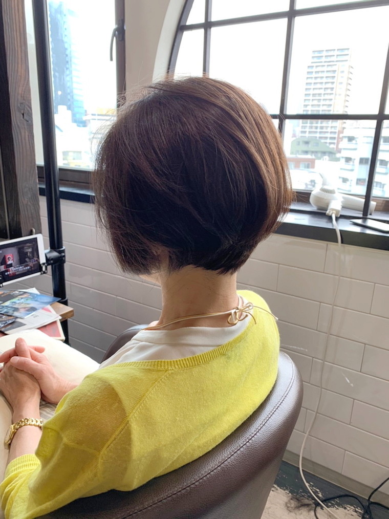 40代 50代におすすめしたいショートヘア くせ毛 白髪をうまくカバーして美シルエットなショートに 伊丹 優太さんのブログ Cosme アットコスメ