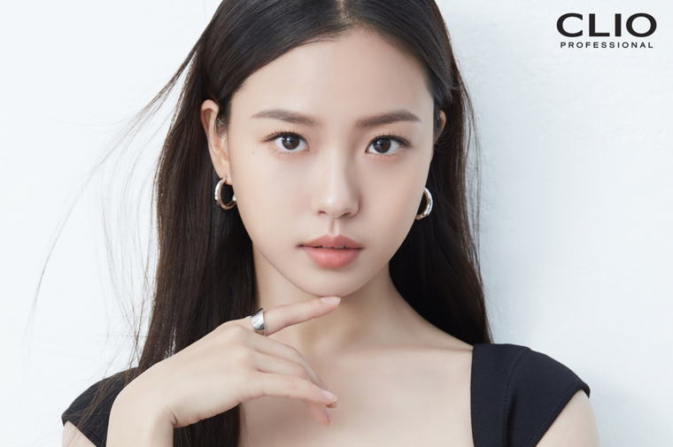 Clioの新モデル 今韓国で一番hotな女優コ ミンシをご紹介します Clioのブログ Cosme アットコスメ