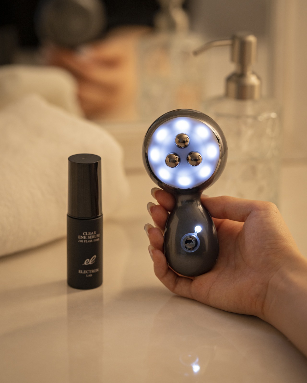 美品　ENE BALL RF電子美顔器 ENE BALL® / エネボール®（RF電子美顔器）使い方 - YouTube