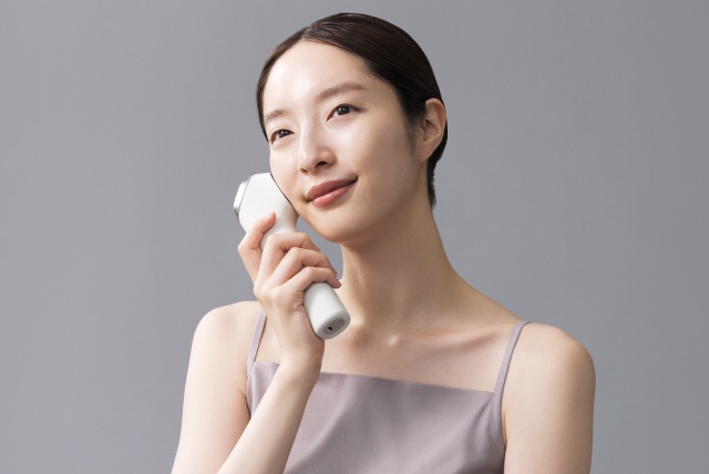 11月1日NEW!いつもポジティブでいられる肌を目指す「イオン 11月1日NEW!いつもポジティブでいられる肌を目指す「イオン