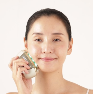 30名様プレゼント】話題のリフトケア(*1)特化型美顔器『リフト