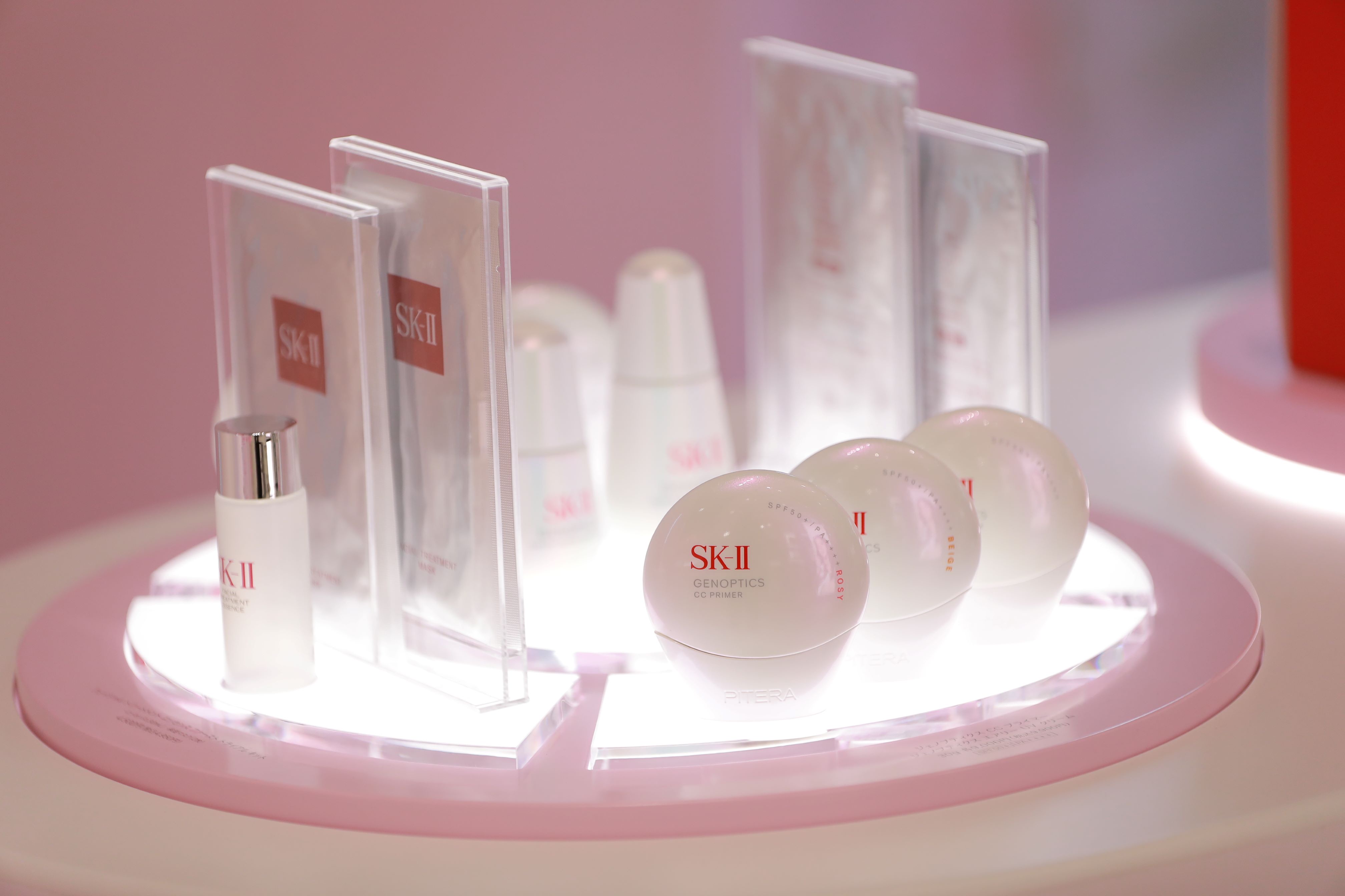 cosme TOKYO POP UP開催決定！／新発売の桜ボトル、美白*1美容液