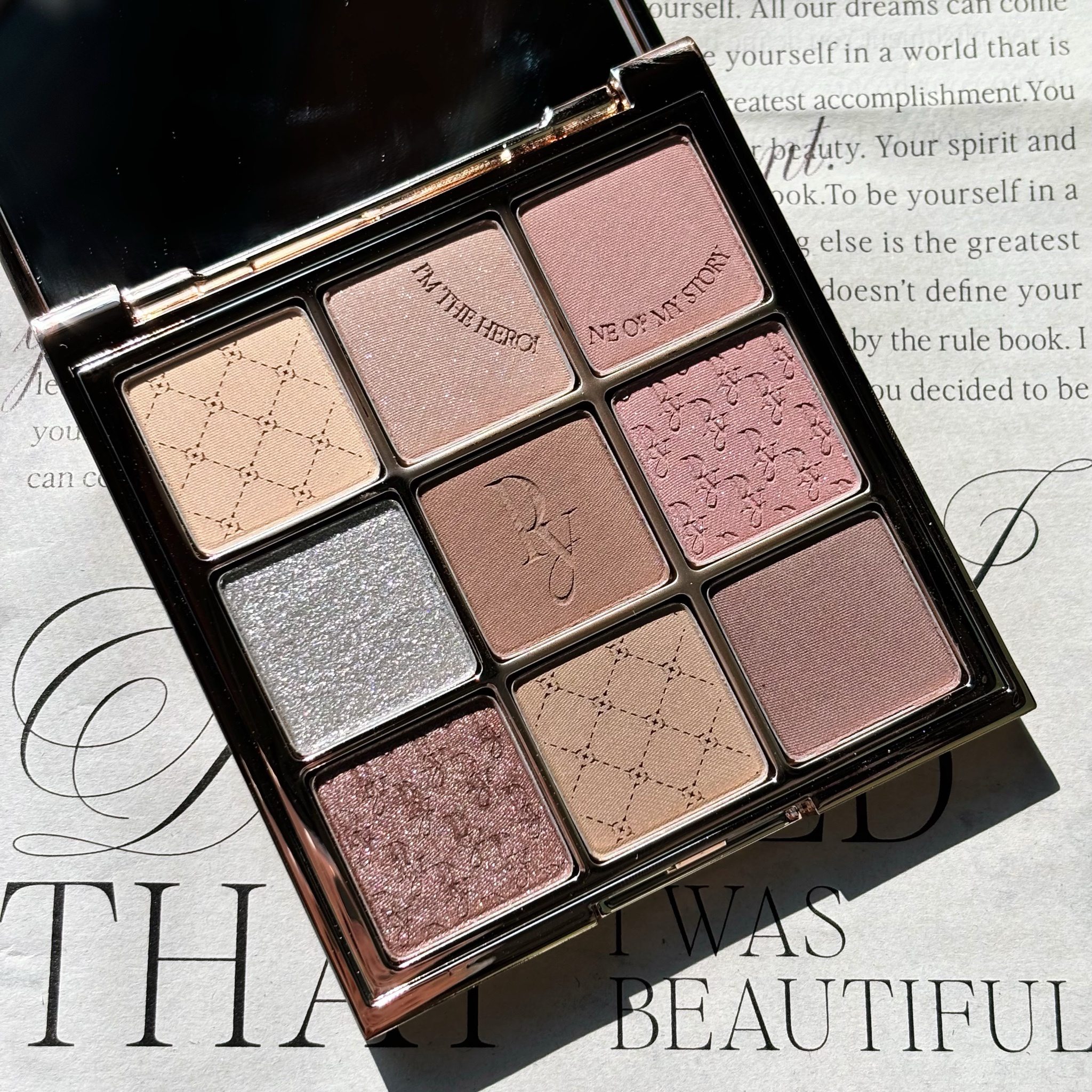 Peony / Heroine Mood Eye Palette 03 In My Mindの公式商品情報