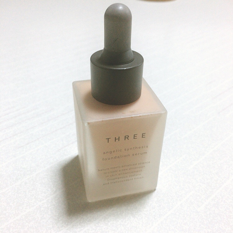 THREE / アンジェリックシンセシスファンデーションセラムの公式