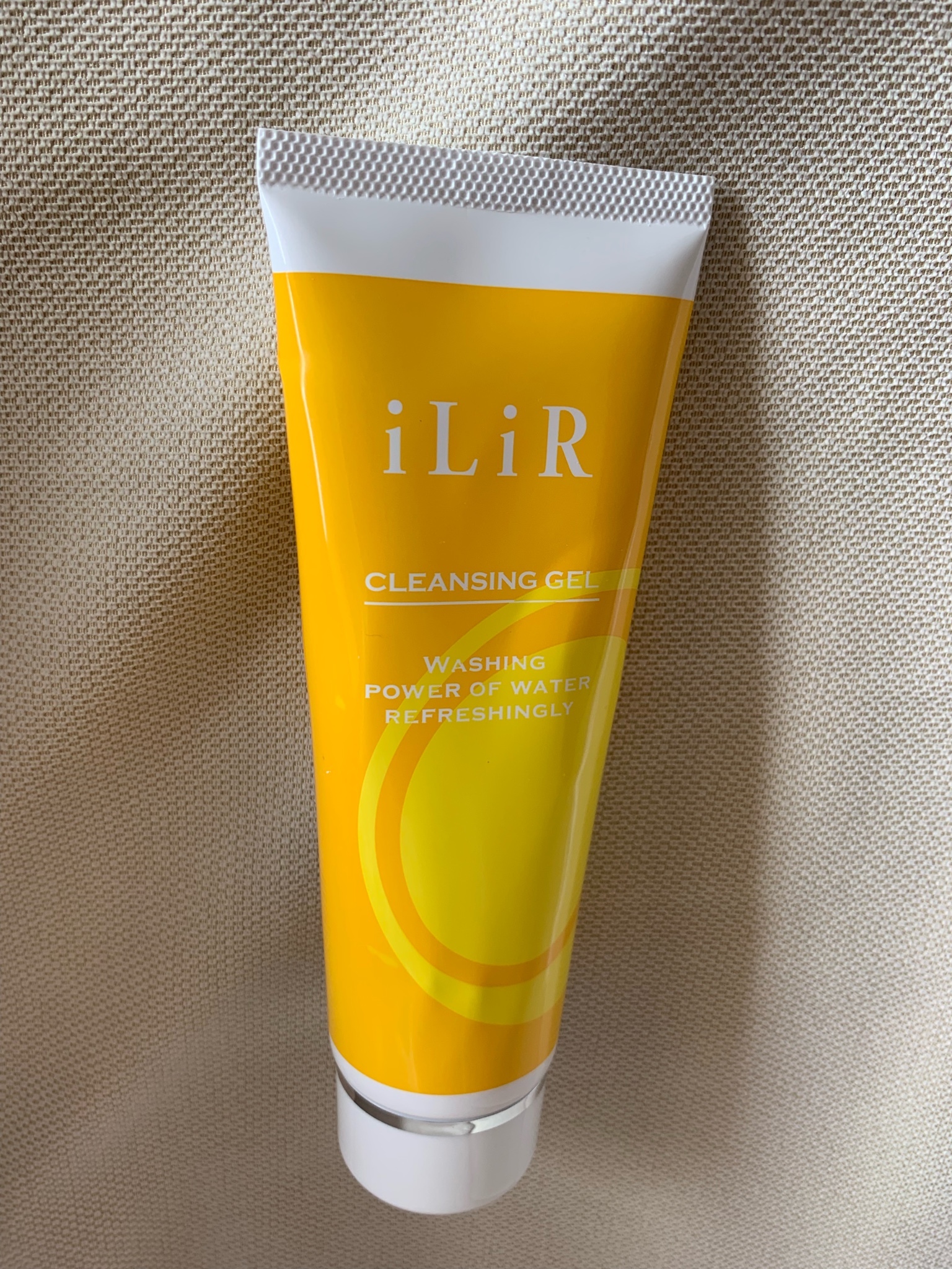 iLiR (イリアール) / メイクと肌汚れのクレンジングジェルの公式商品 