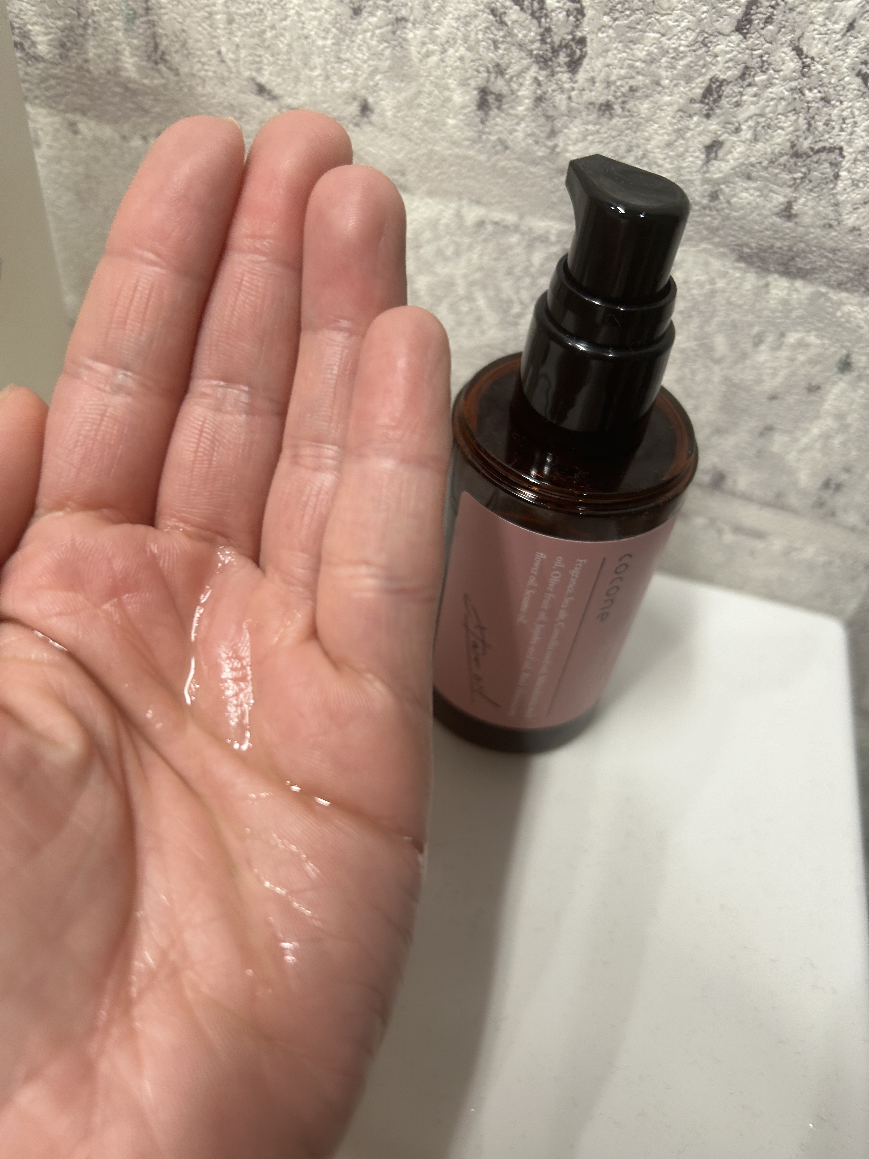 cocone / coconeヘアエッセンスオイルスムースの公式商品情報