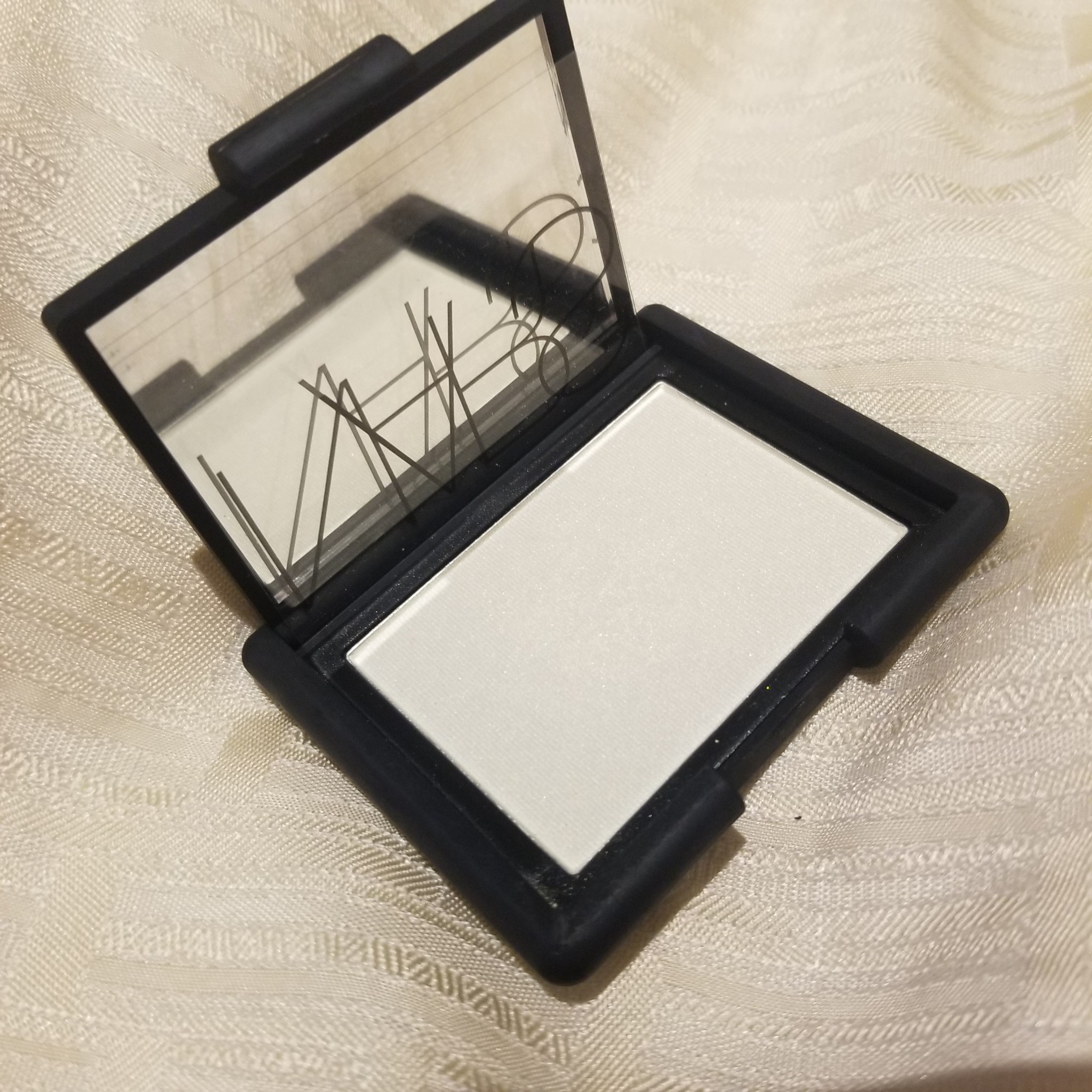 NARS ハイライト