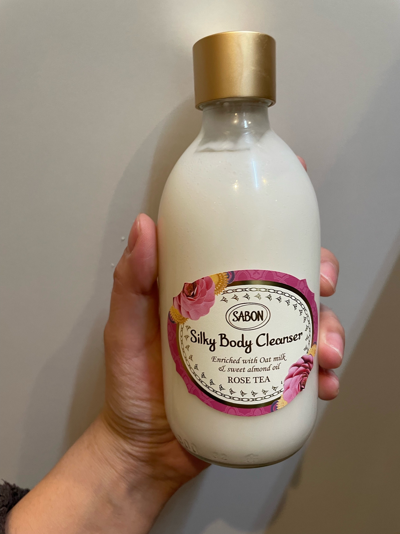 SABON(サボン) / シルキーボディクレンザー ローズティーの公式商品 