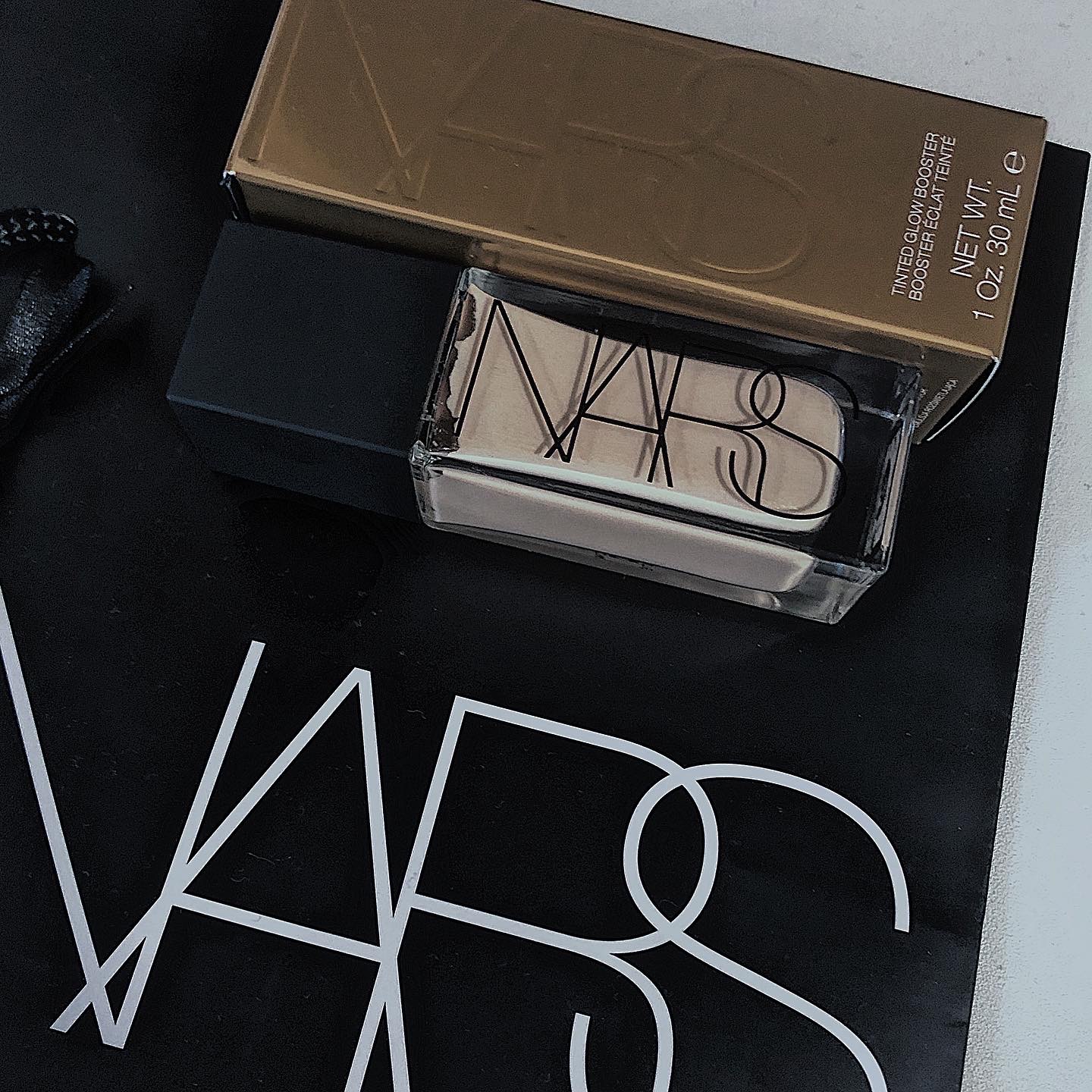 NARS / ティンティッドグローブースターの公式商品情報｜美容・化粧品