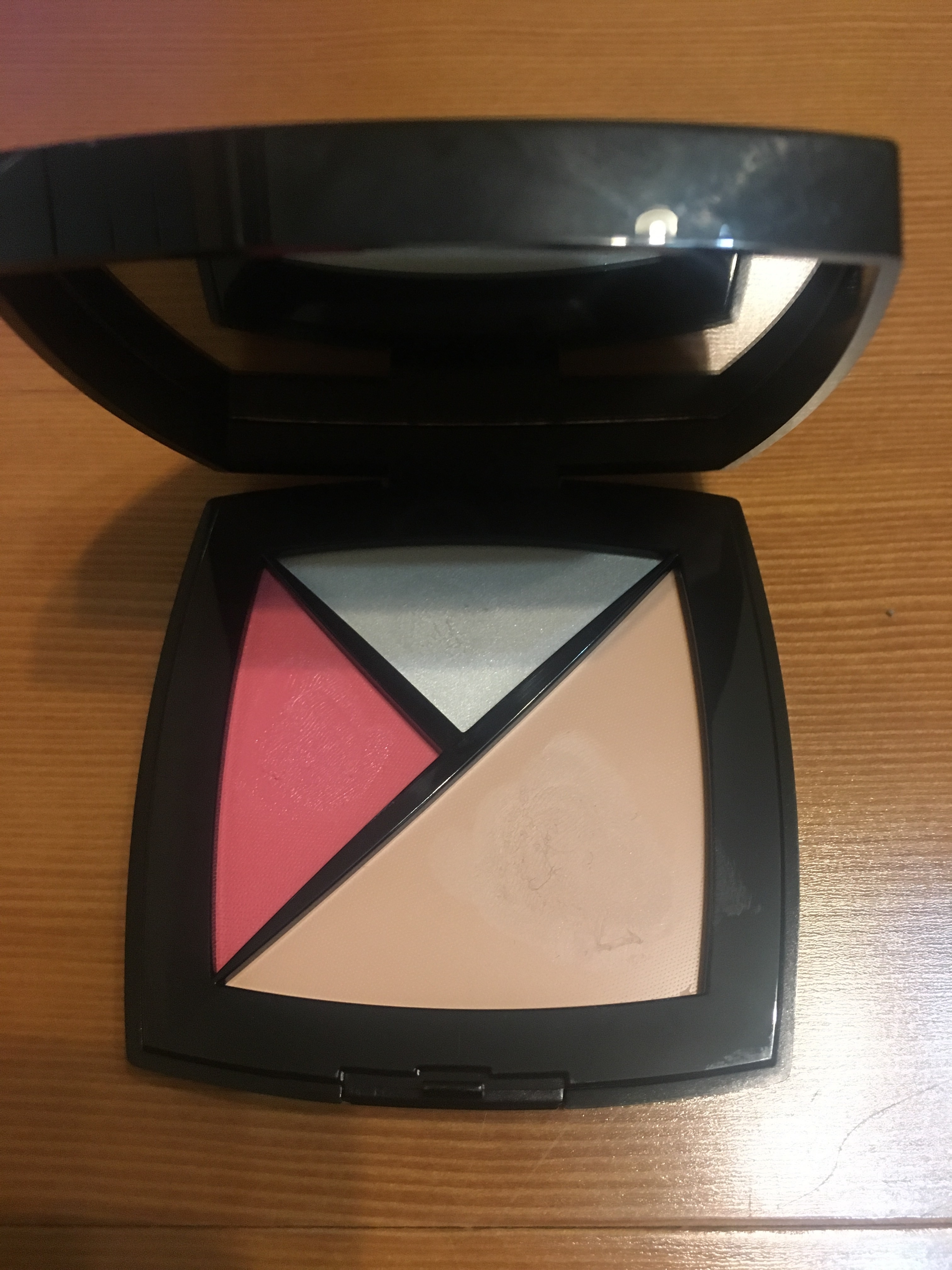 シャネル / パレット エサンシエルの公式商品情報｜美容・化粧品