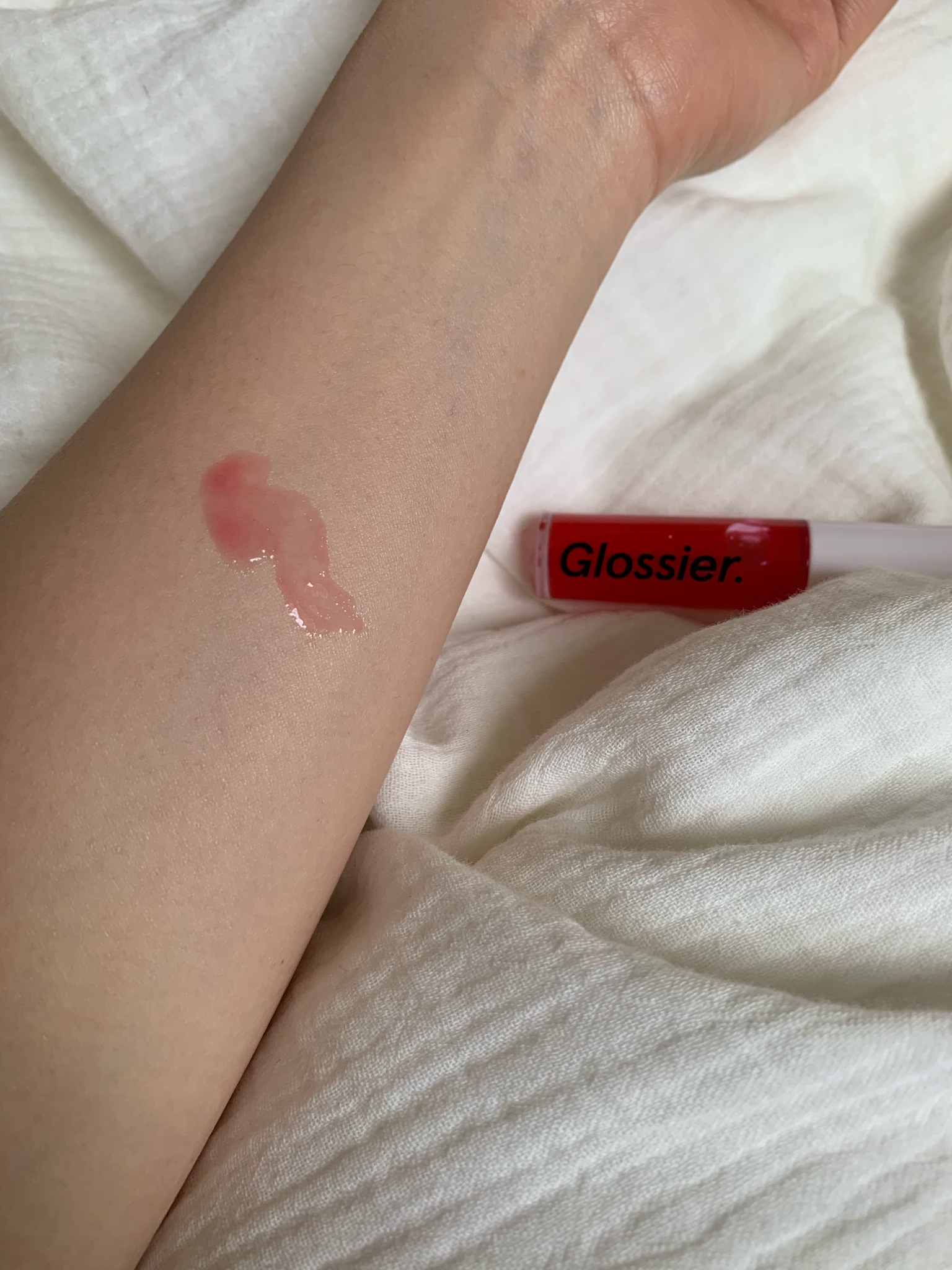 Glossier. / Lip Glossの商品情報｜美容・化粧品情報はアットコスメ