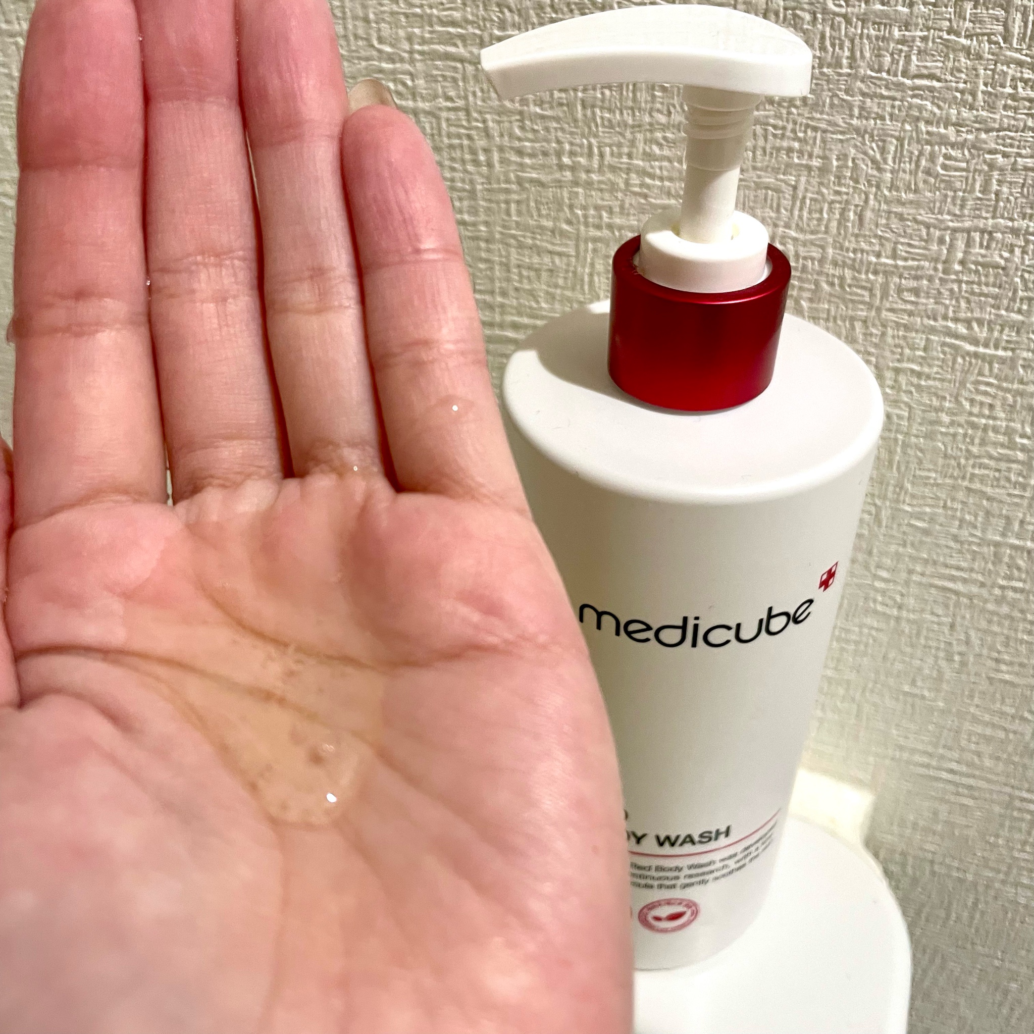 MEDICUBE(メディキューブ) / レッドアクネボディソープの商品情報