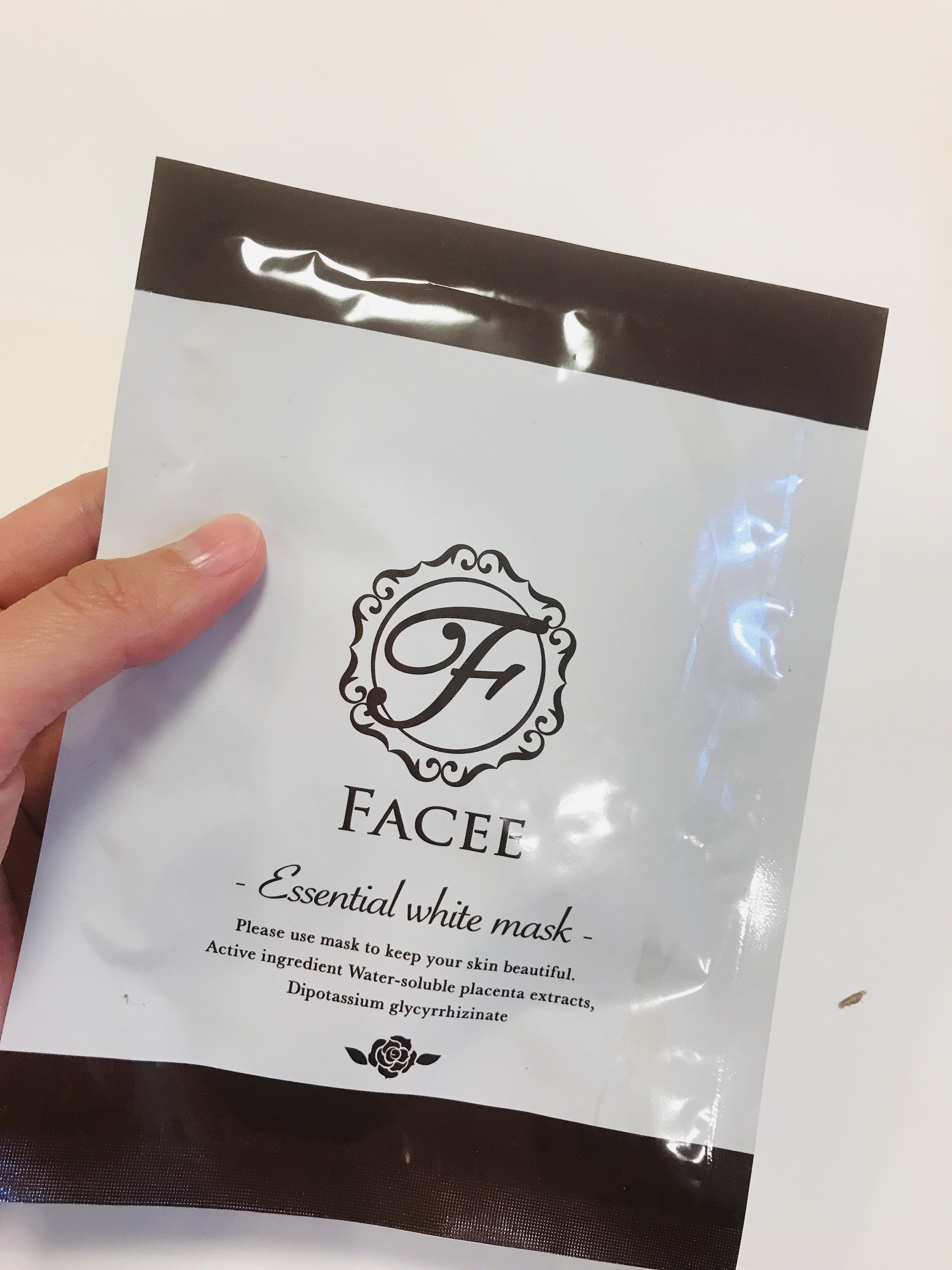 Facee(フェイシー) / エッセンシャルホワイトマスクの公式商品