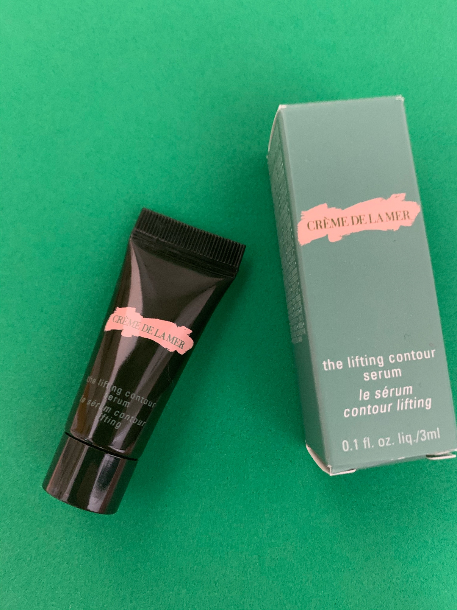 新品 DE LA MER ザ・モイスチャーリフト コントア セラム