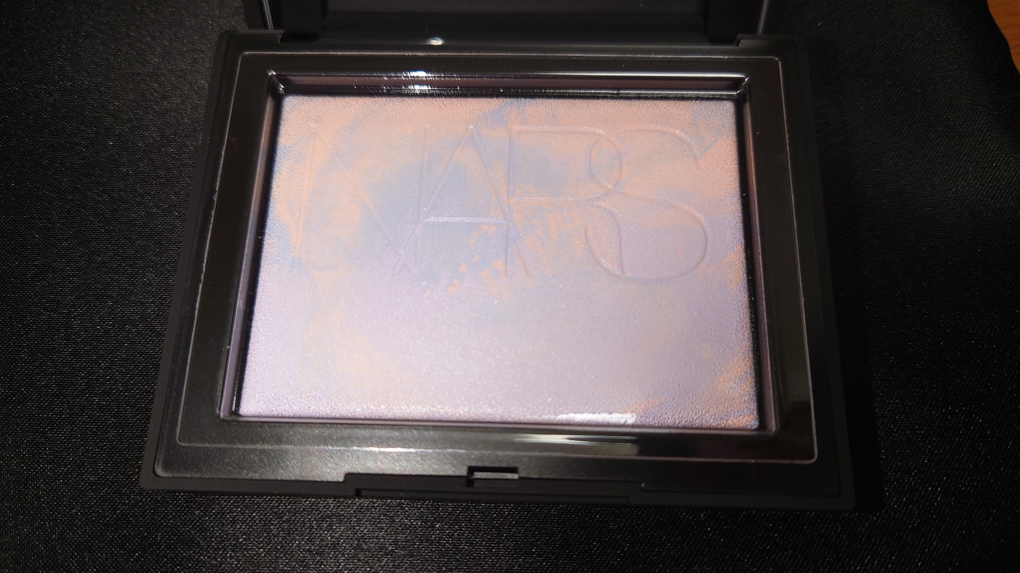 NARS / ライトリフレクティング プリズマティックパウダー 03878