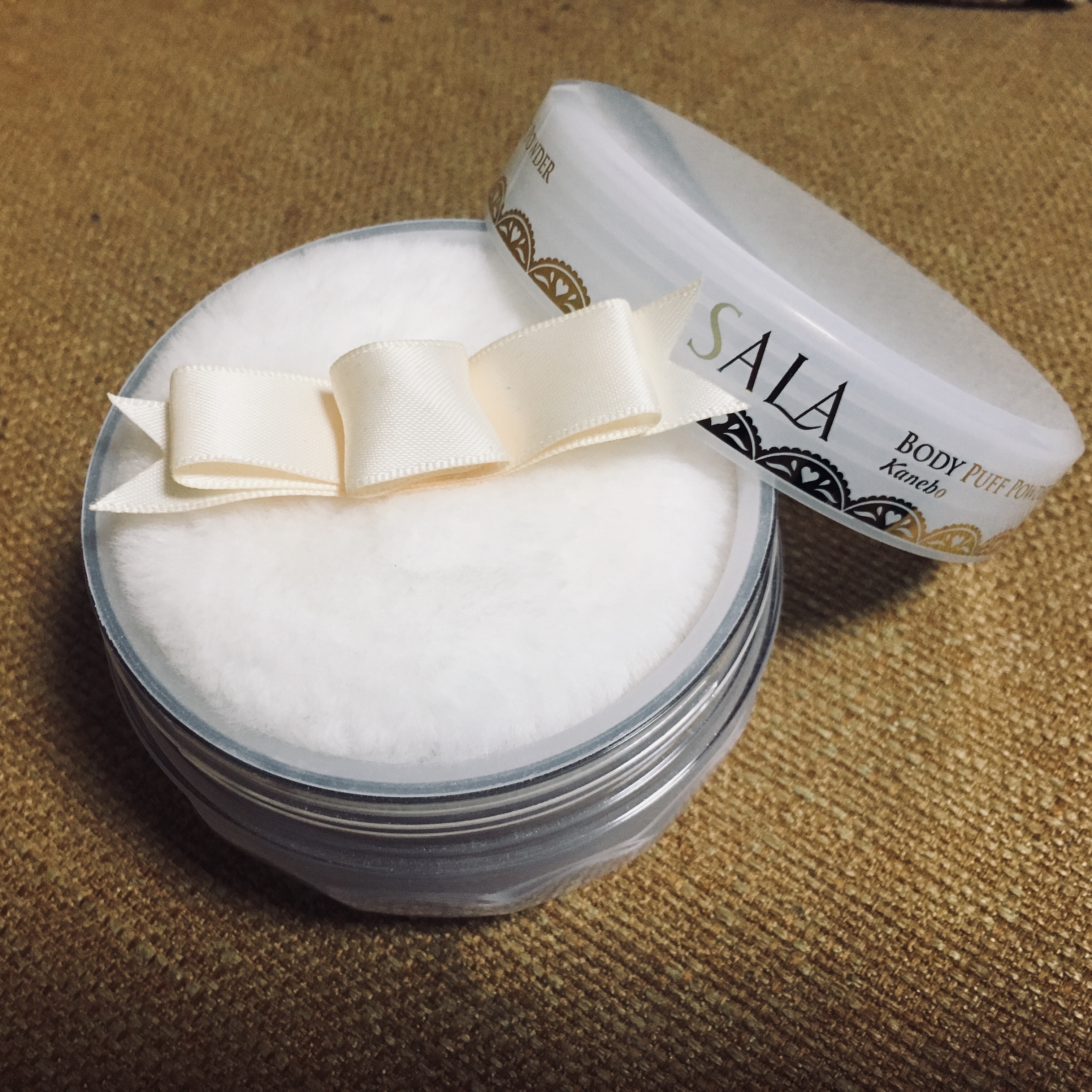 Amazon | サラ ボディパフパウダー UV サラの香り | SALA(サラ