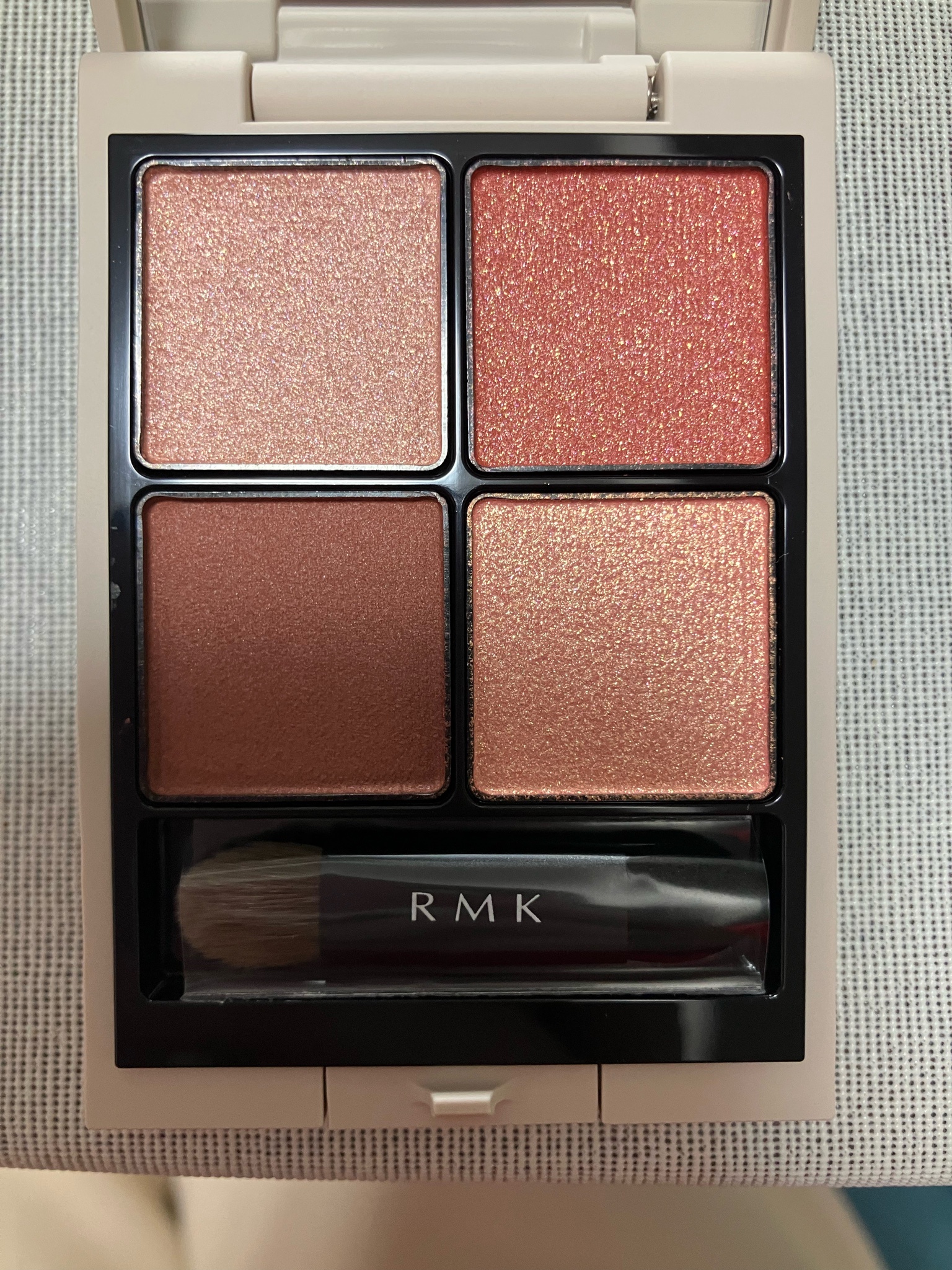 RMK / RMK シンクロマティック アイシャドウパレットの公式商品
