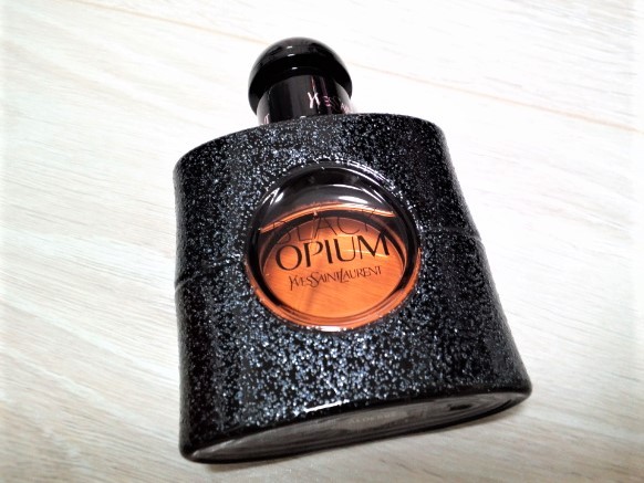 イヴ・サンローラン / BLACK OPIUM (オードパルファン)の商品情報 
