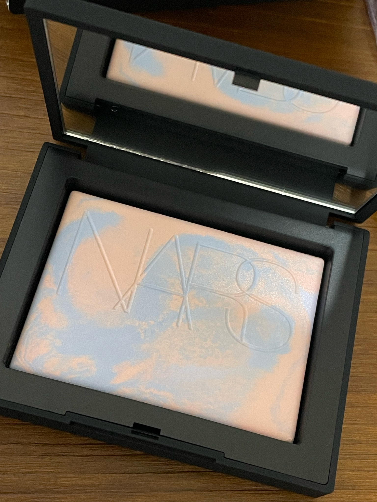 NARS / ライトリフレクティング プリズマティックパウダー 01783