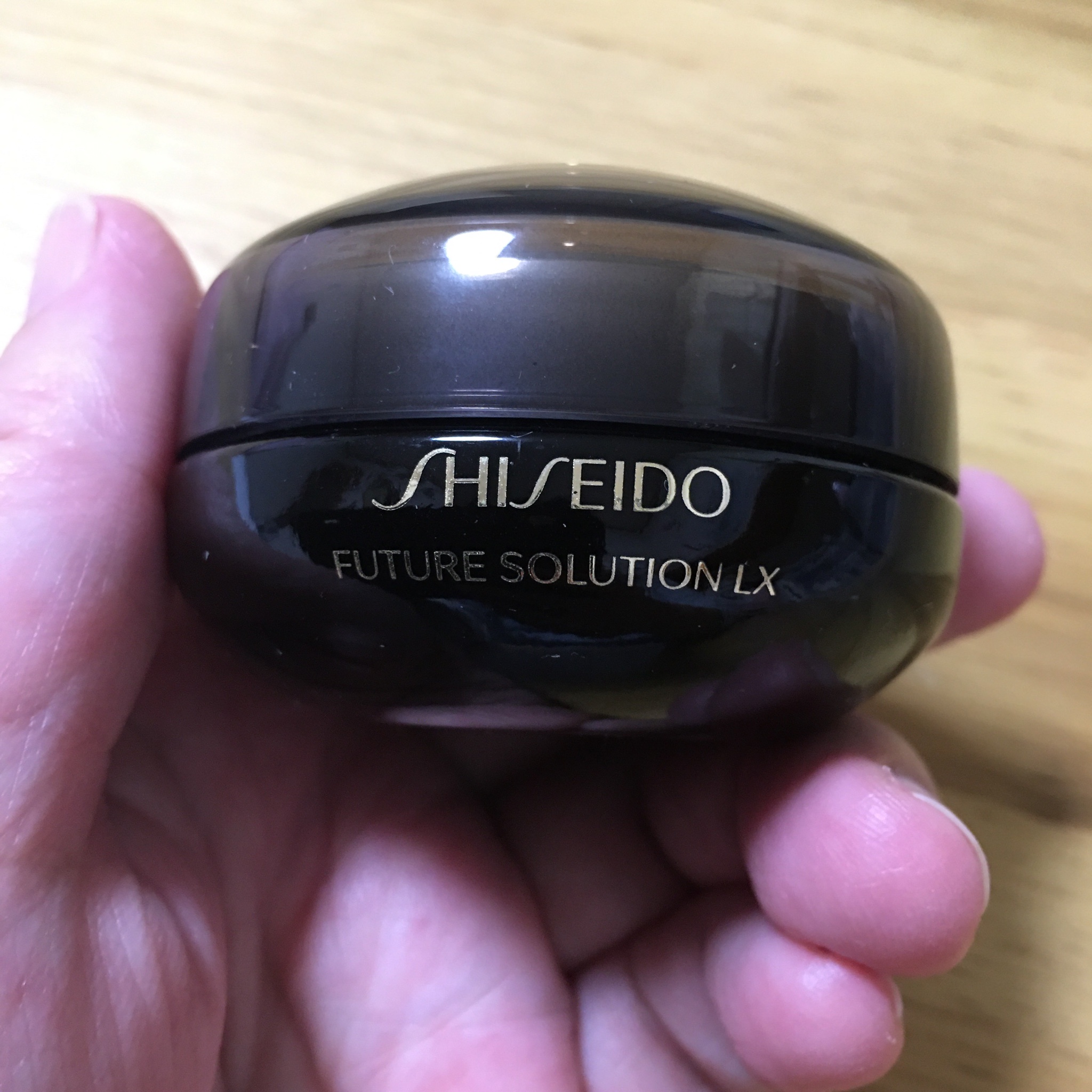 Shiseido futureＸアイアンドリップコントアＲクリームｅ-