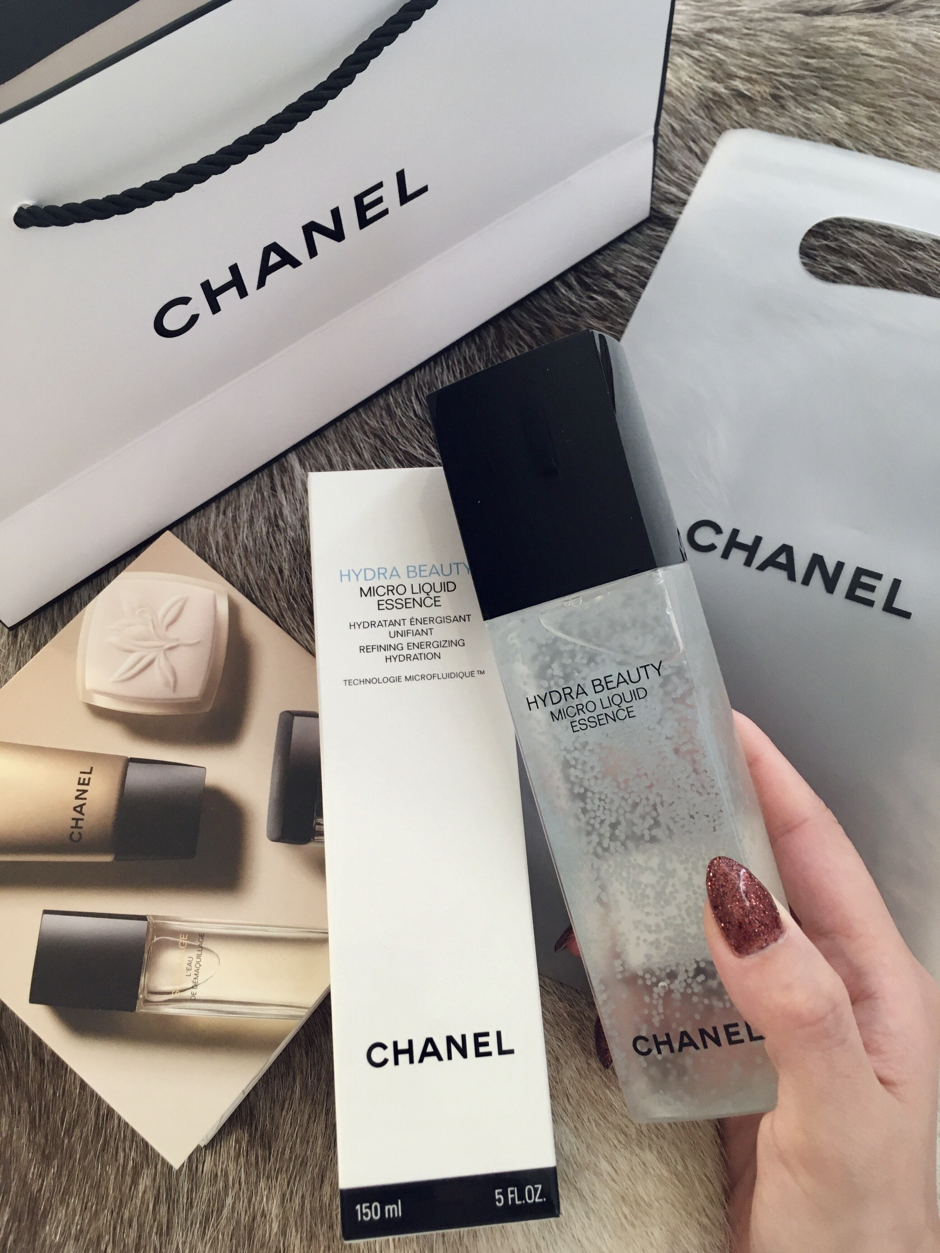 CHANEL イドゥラ ビューティ マイクロ リクィッド エッセンス