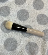 アディクション / ラウンドベースメイクアップブラシの公式商品情報 