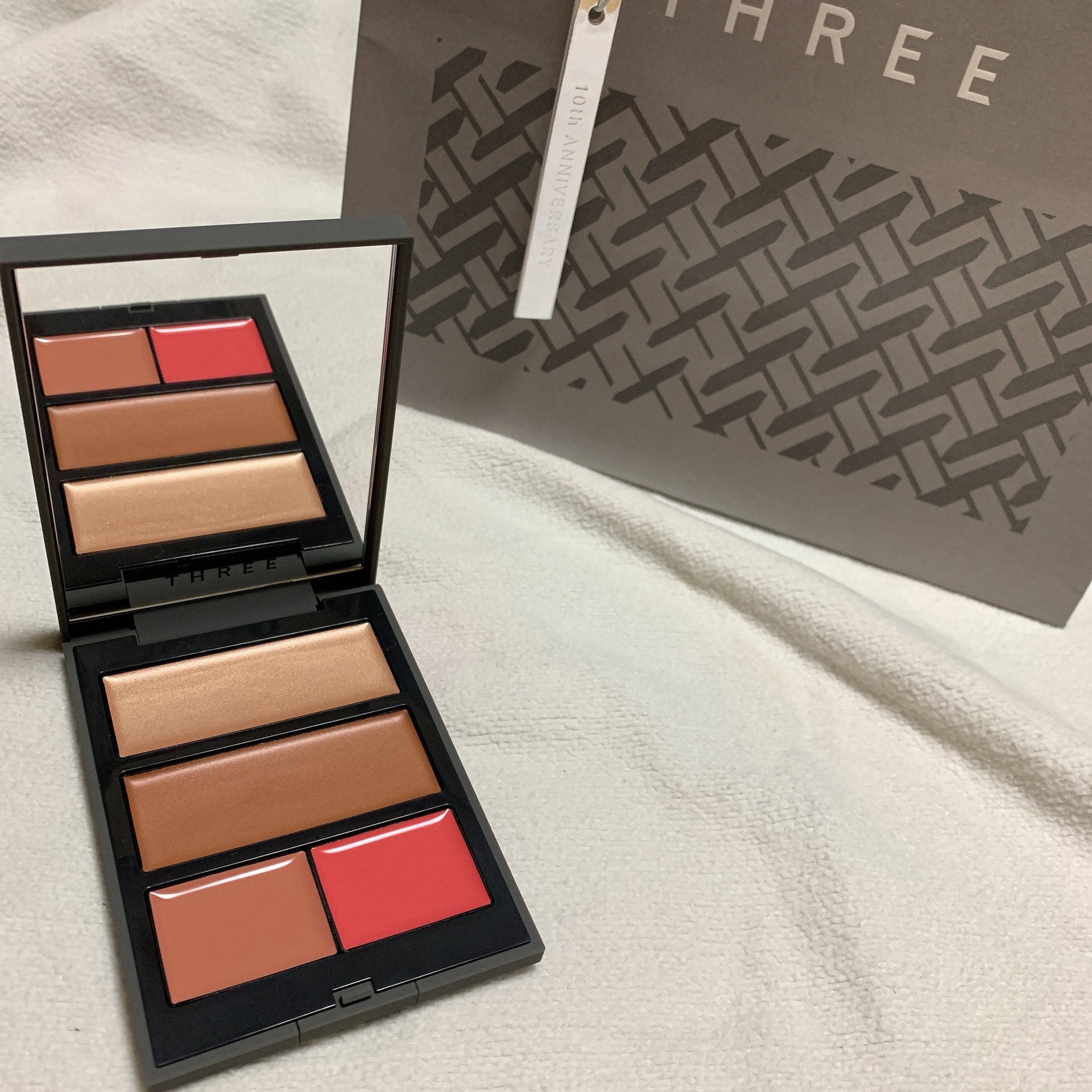 THREE / オータムグローフリーダムパレットの公式商品情報｜美容