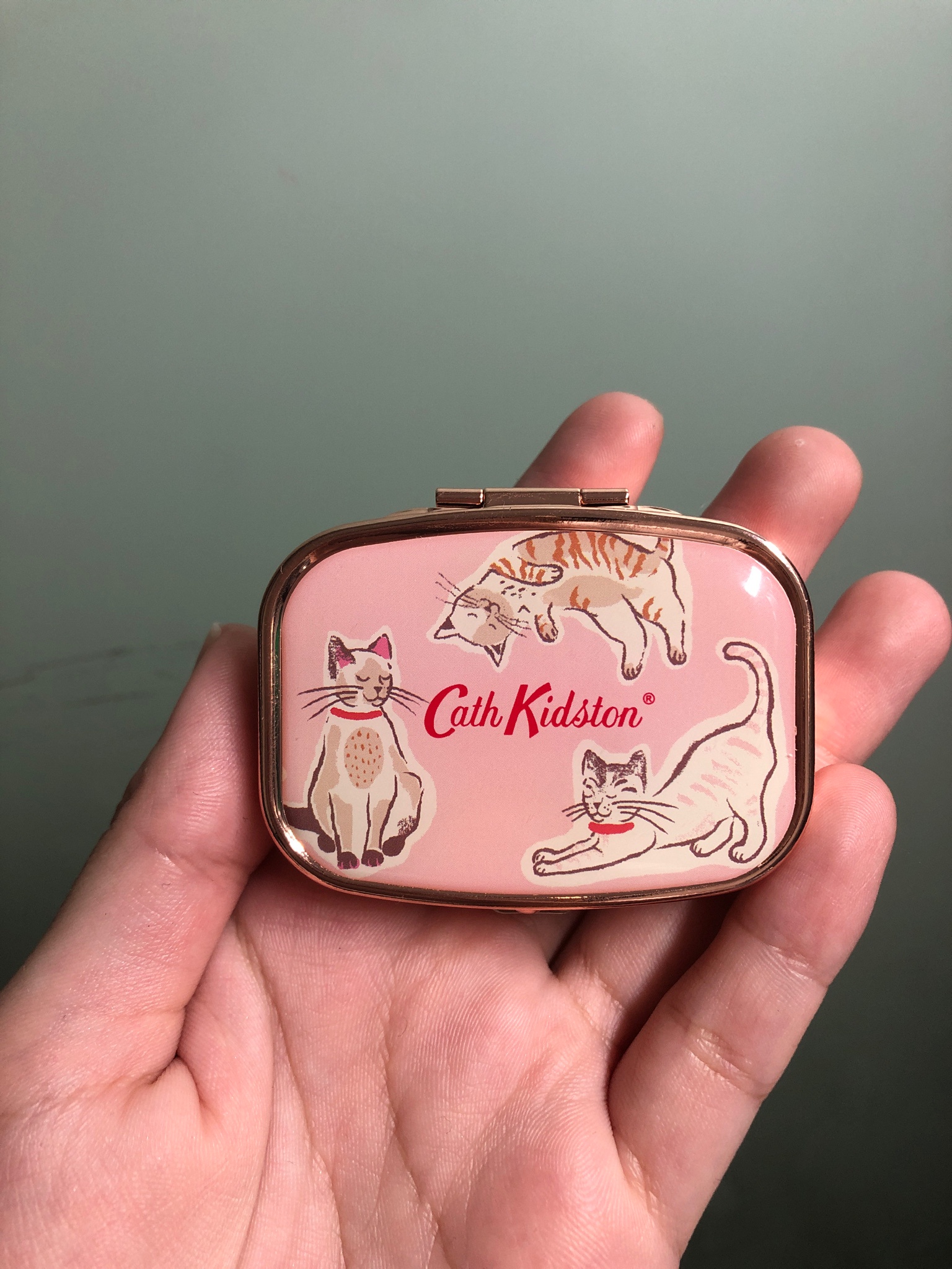 CathKidston / リップバームコンパクトの公式商品情報｜美容・化粧品