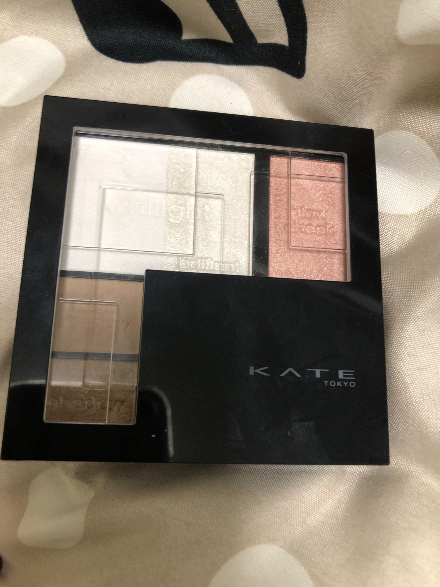 ケイト / ホワイトシェイピングパレットの公式商品情報｜美容 