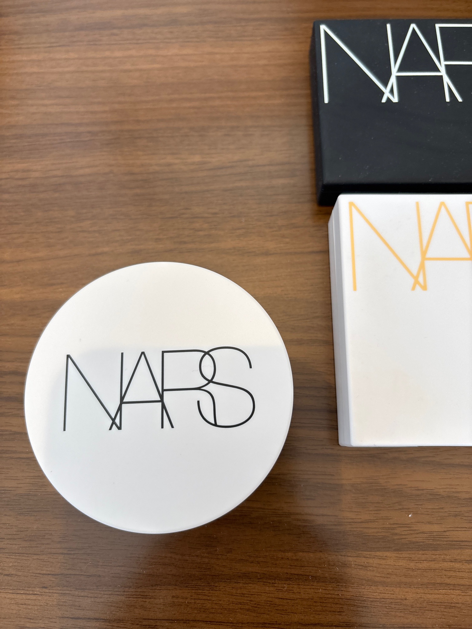 NARS / ライトリフレクティング セラムクッション