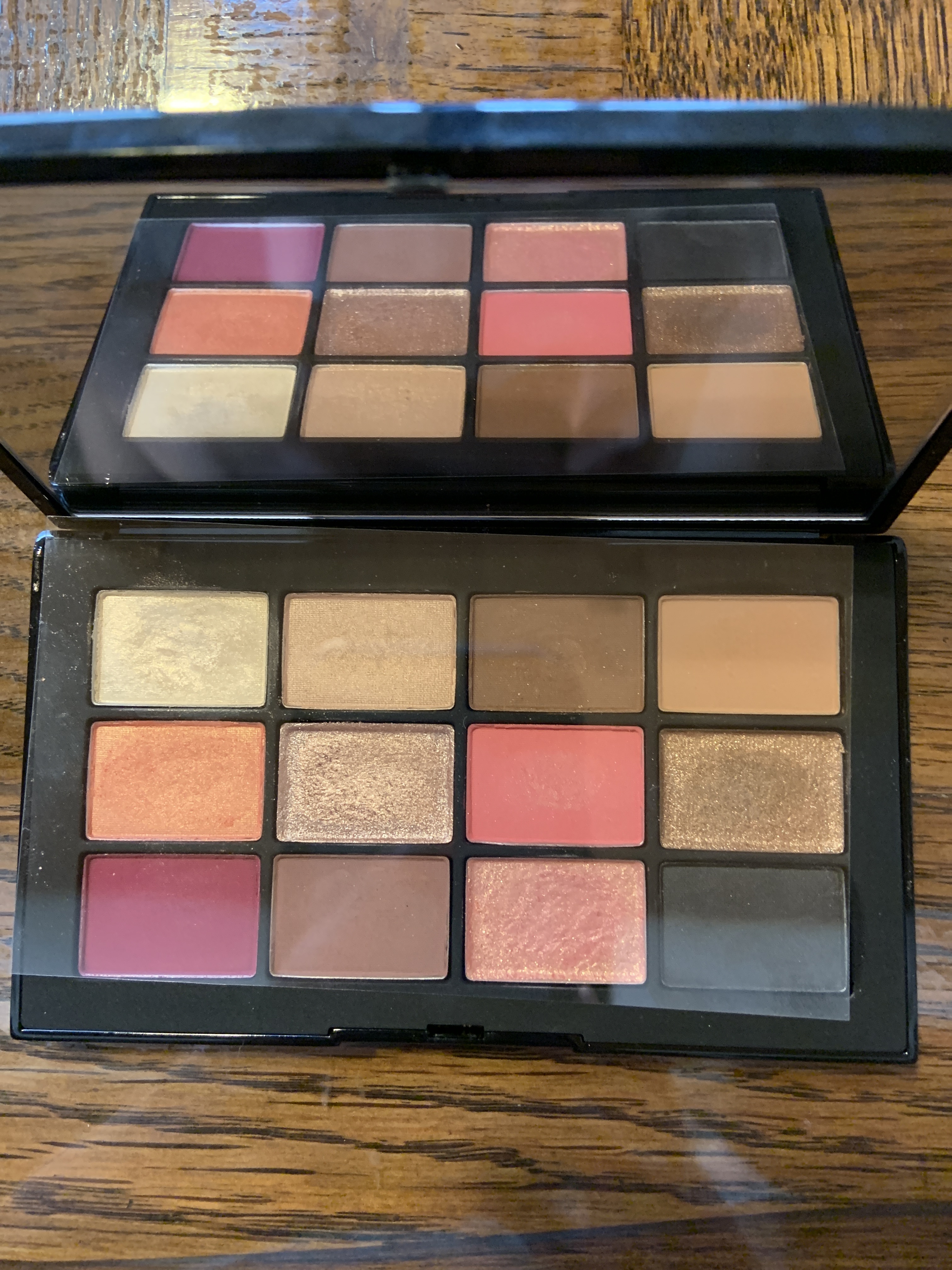 NARS ハイプト アイシャドーパレット