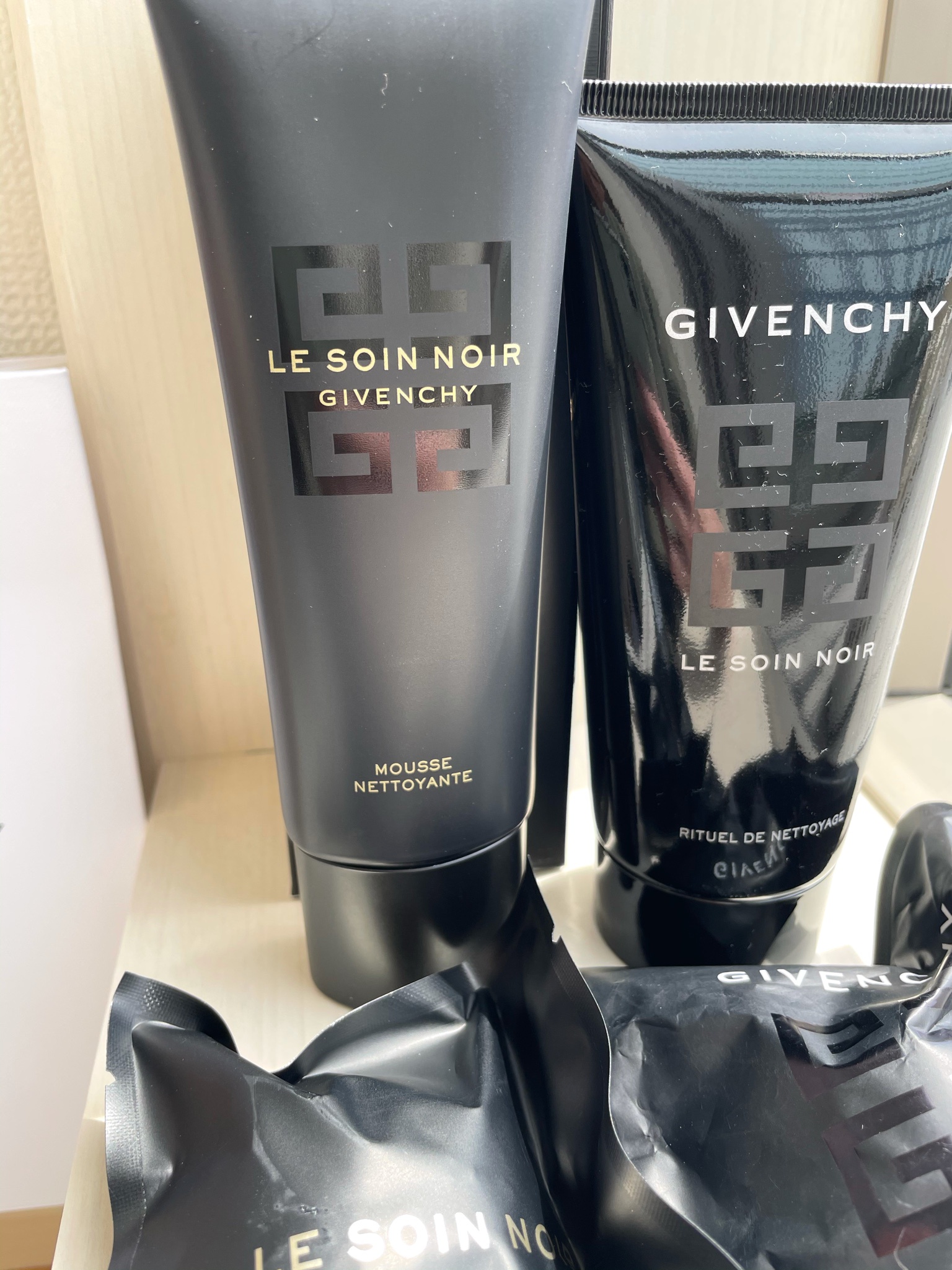 givenchy ソワン ノワール ネトワイヤージュN - 基礎化粧品