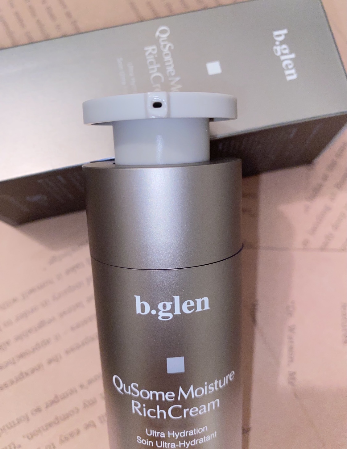 ✨新品未使用✨b-glen QuSomeモイスチャーリッチクリーム 33g