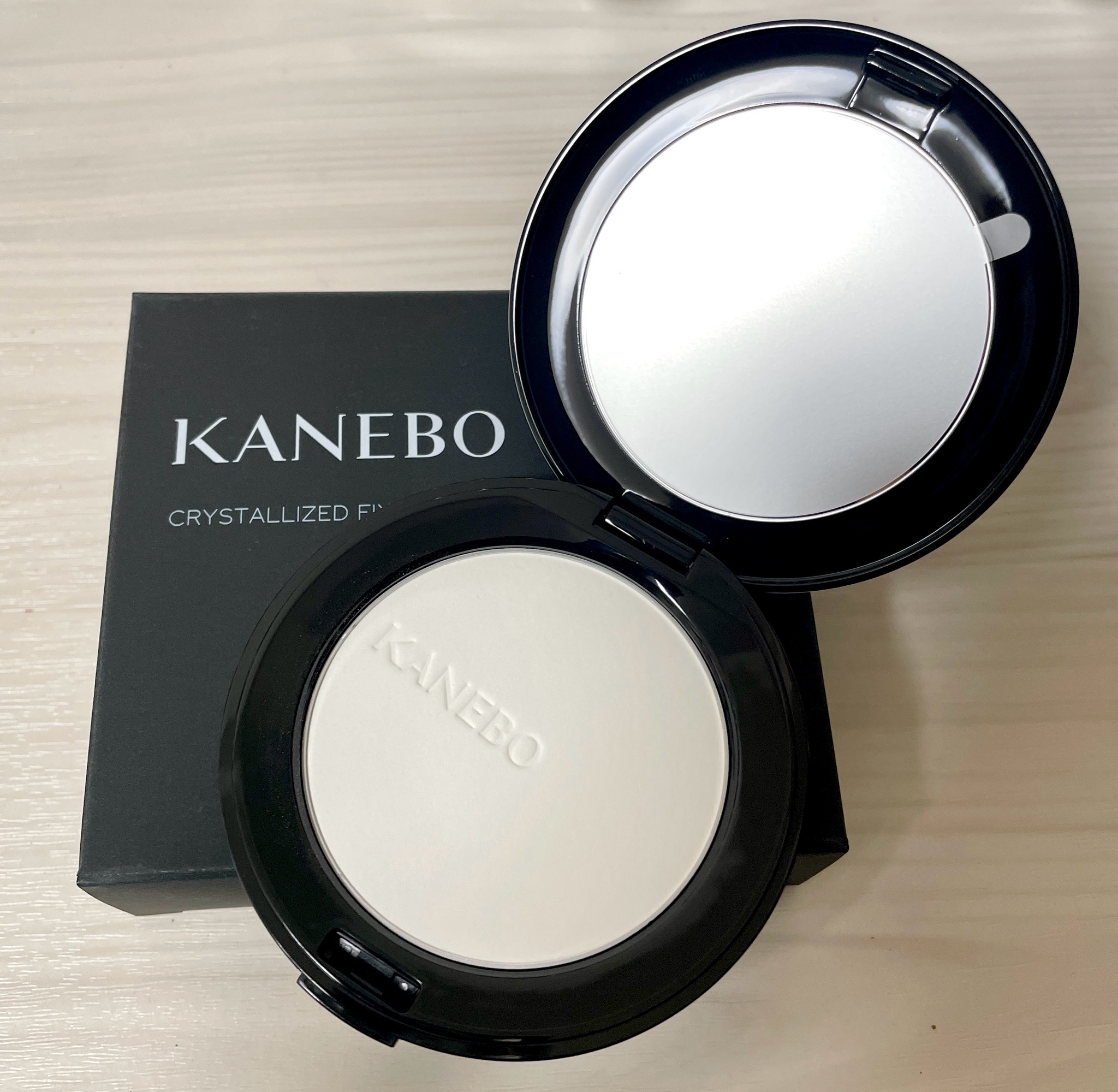 KANEBO / カネボウ クリスタライズドフィックスパウダーの公式