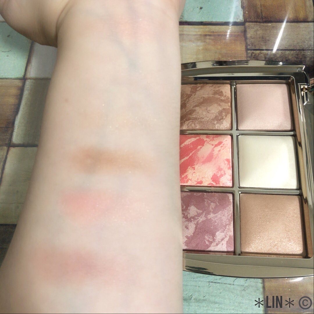 Hourglass / Ambient Lighting Paletteの商品情報｜美容・化粧品