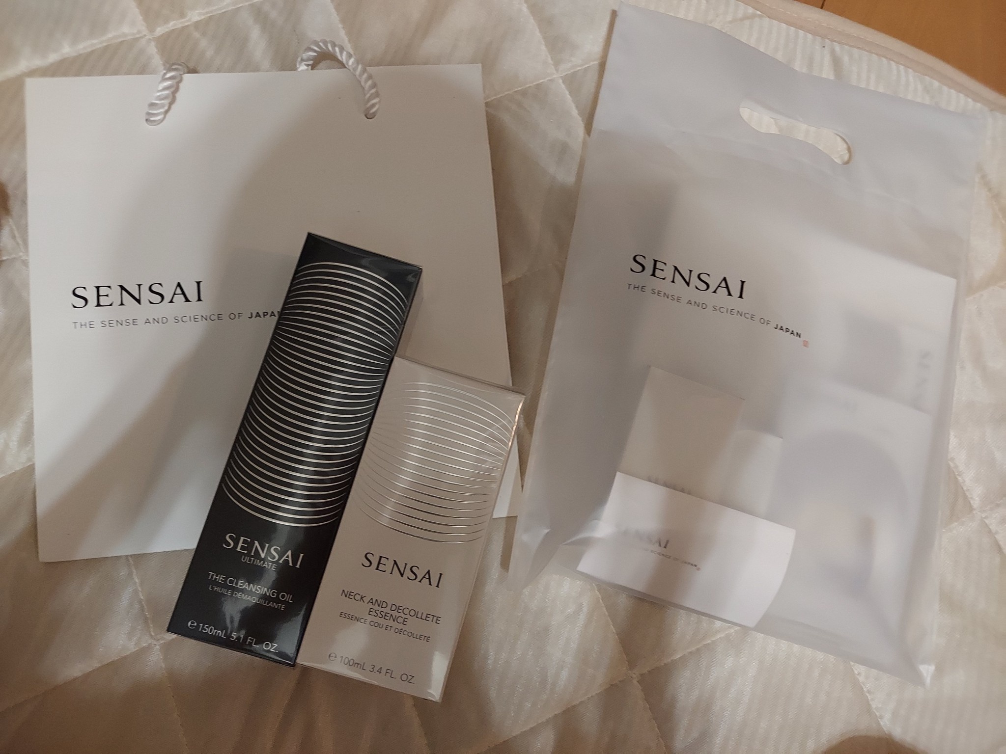 SENSAI / センサイ UTM ザ クレンジング オイルの公式商品情報