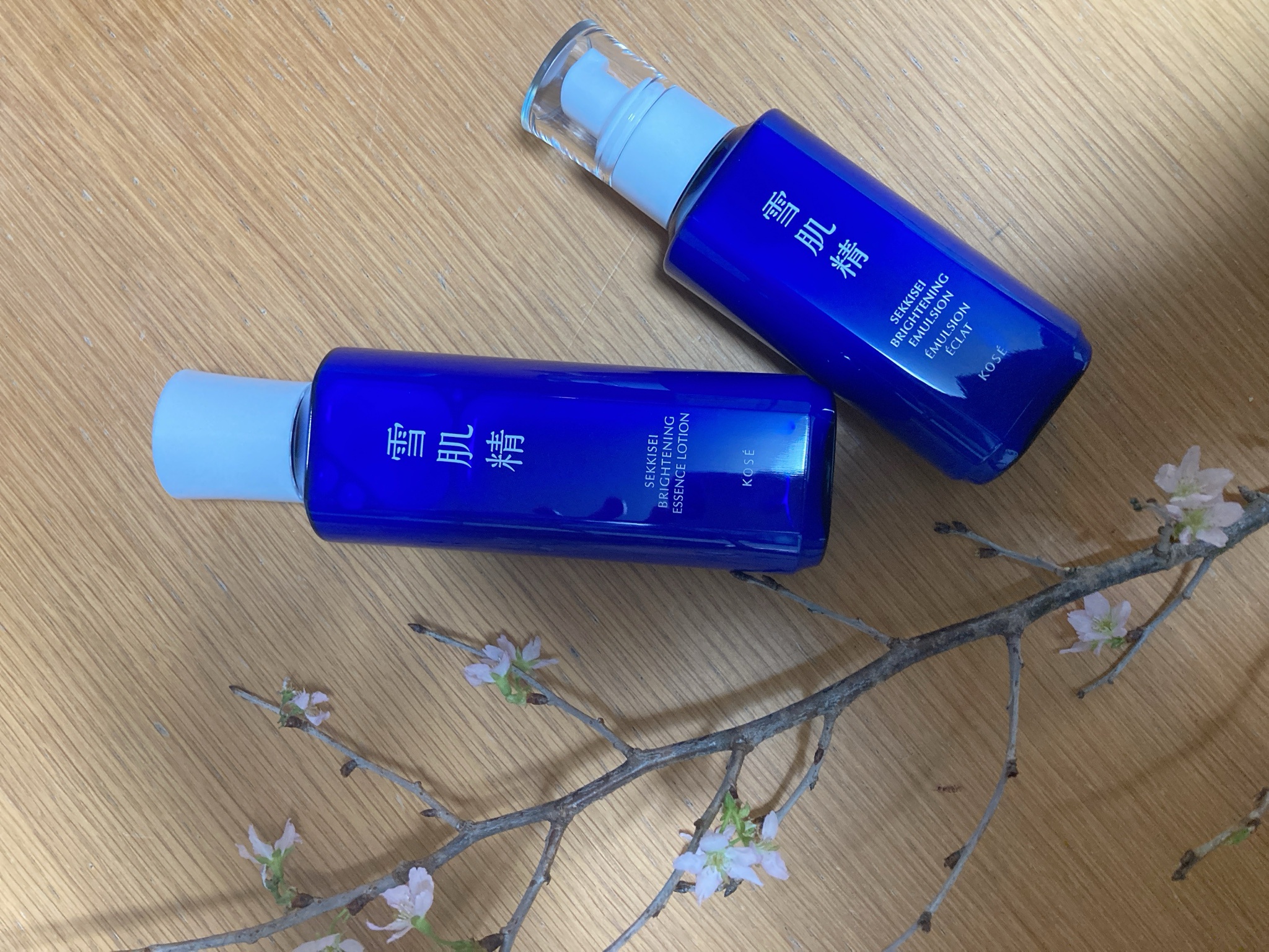 雪肌精 / 薬用 雪肌精 乳液の公式商品情報｜美容・化粧品情報は