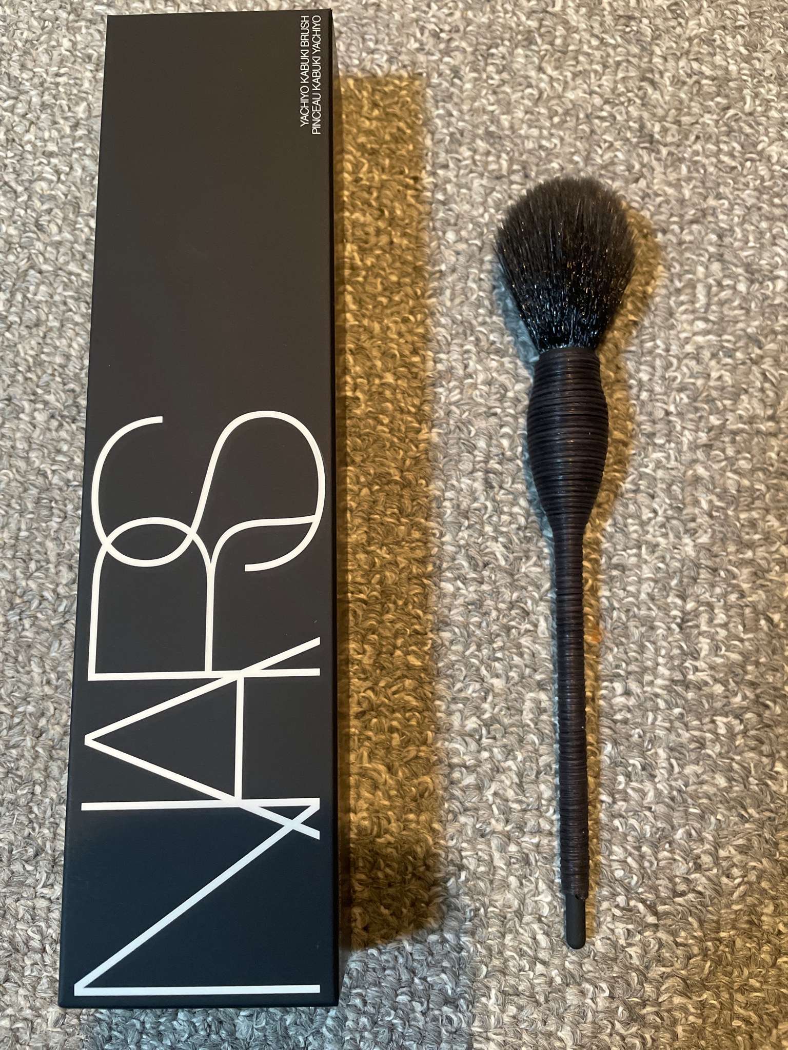 NARS / ヤチヨ カブキブラシの公式商品情報｜美容・化粧品情報は