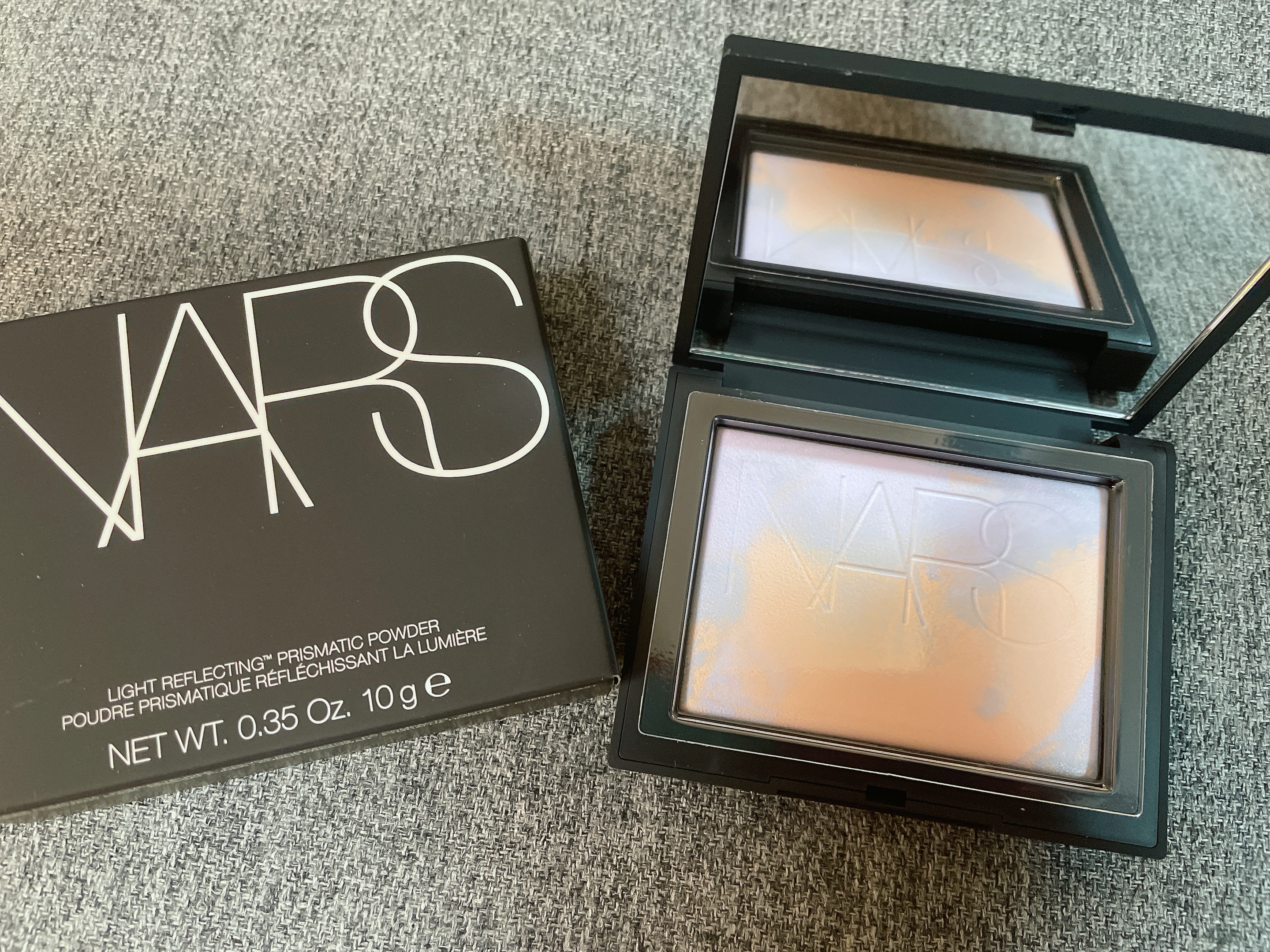 NARS / ライトリフレクティング プリズマティックパウダーの公式