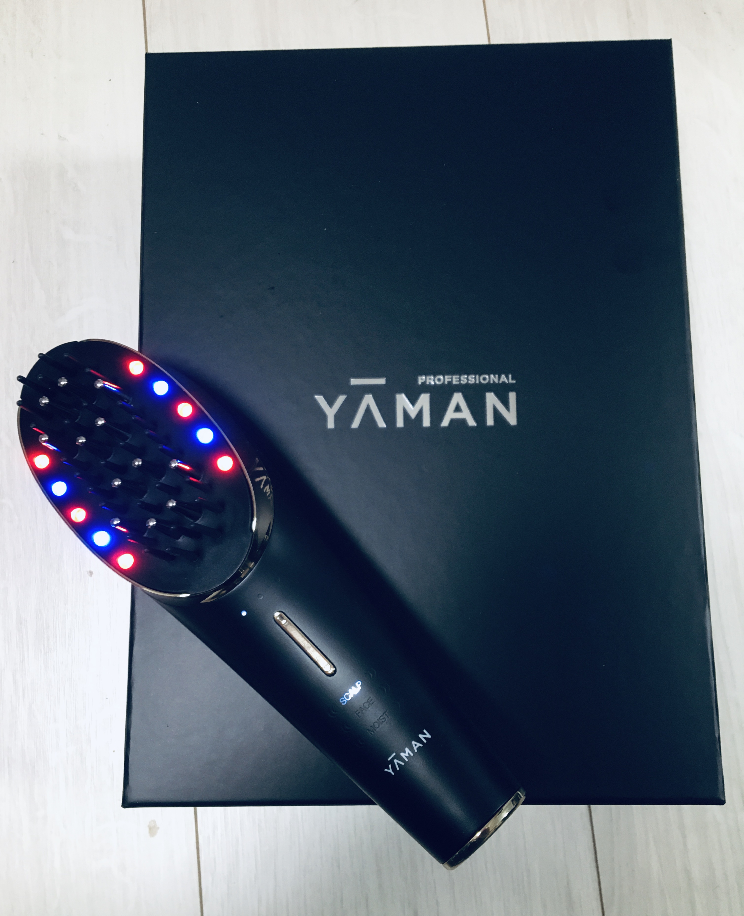 YA-MAN PROFESSIONAL / ヴェーダスカルプブラシBS for Salonの公式商品