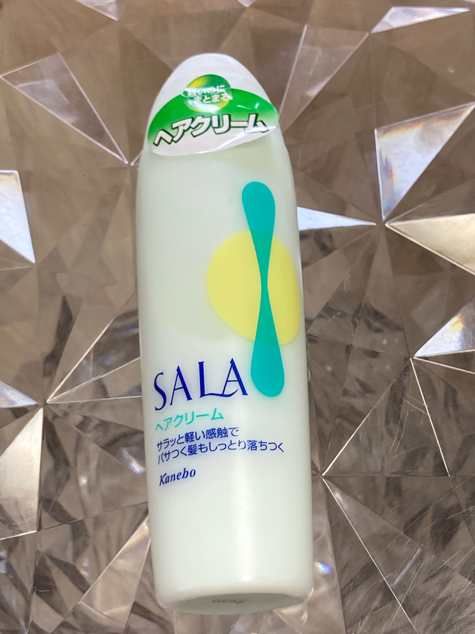 SALA(サラ) / ヘアクリームRの公式商品情報｜美容・化粧品情報はアット