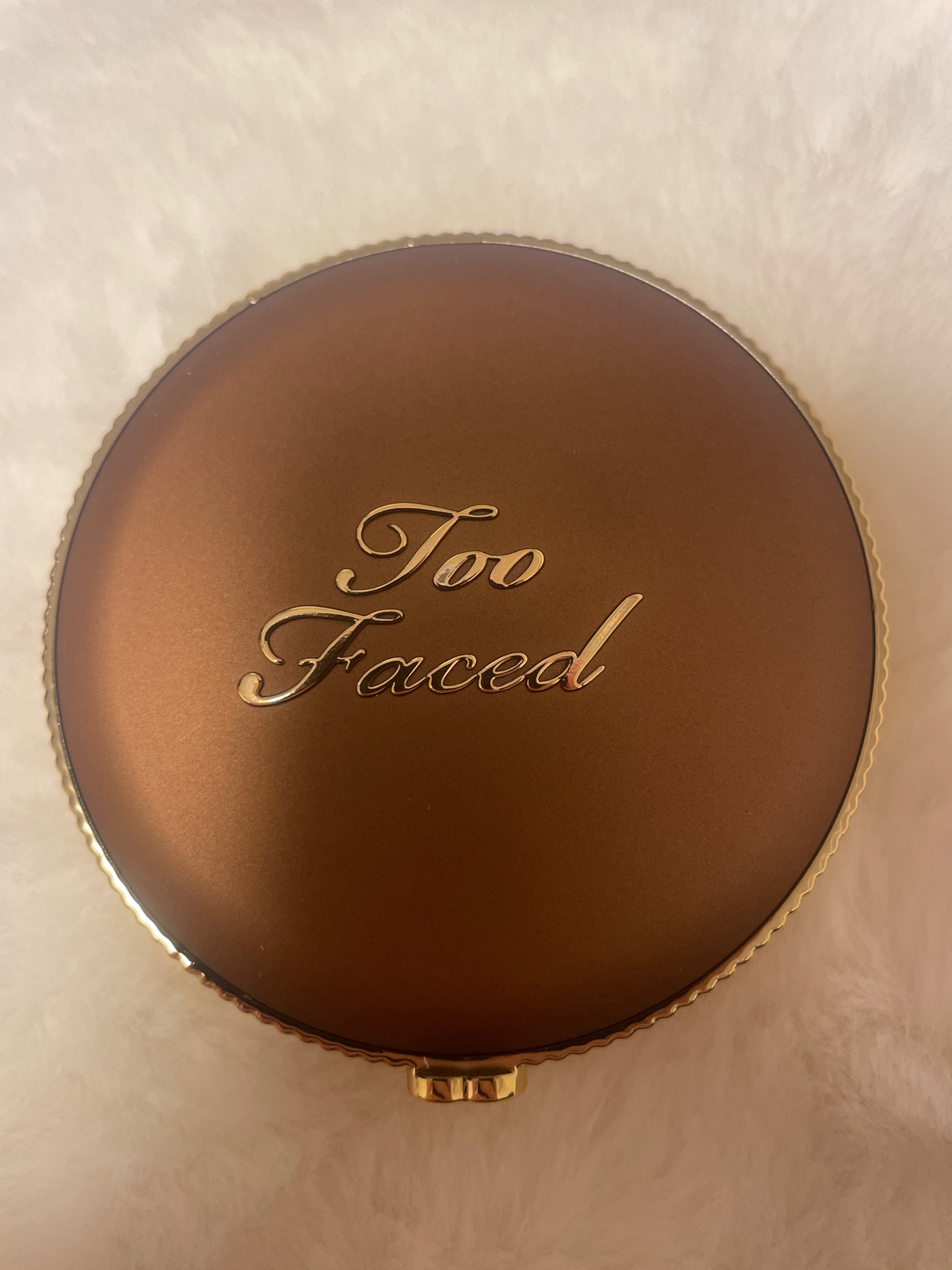 くすみ水色 Too Faced ミルクチョコレートソレイユ ロングウェア