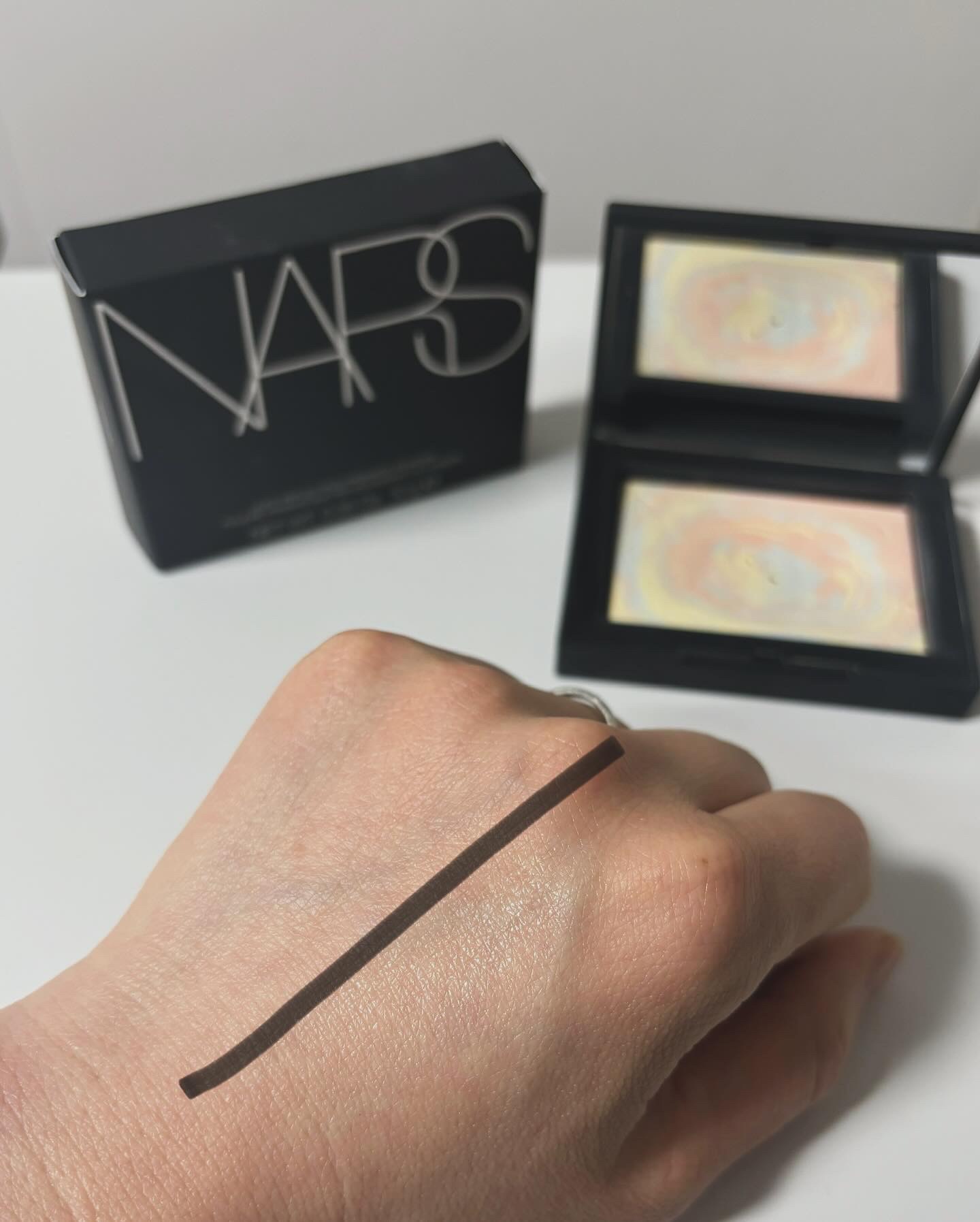 NARS / ライトリフレクティング プリズマティックパウダーの公式商品