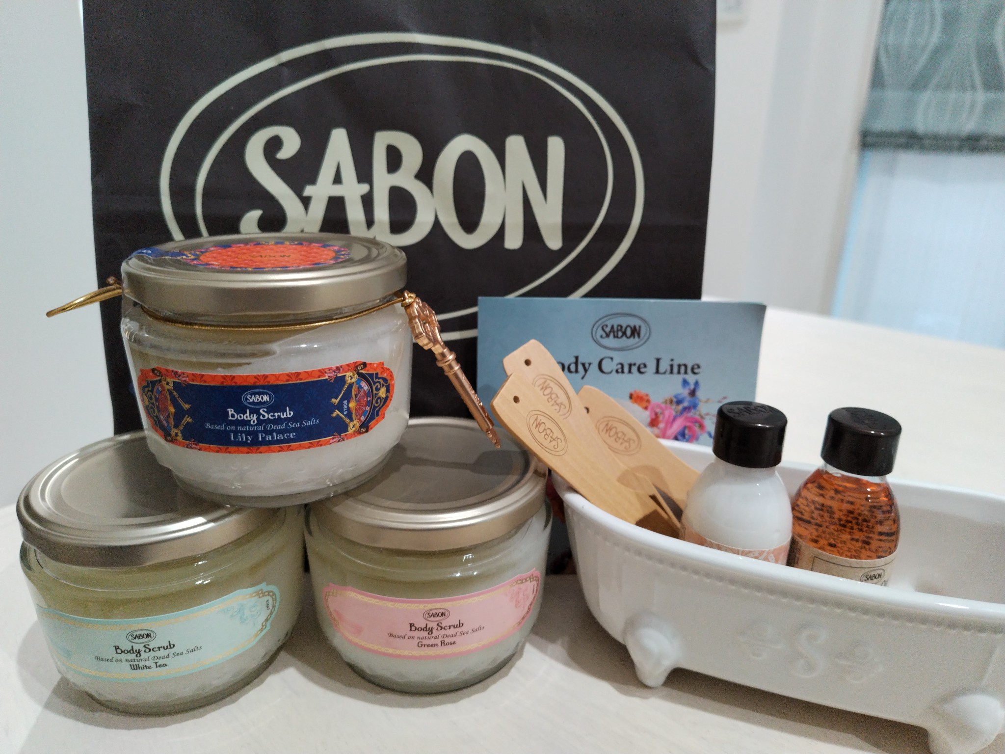 SABON ボディローション ボディスクラブ ホワイトティー 気持ち良く 売買されたオークション情報 落札价格 【au  payマーケット】の商品情報をアーカイブ公開