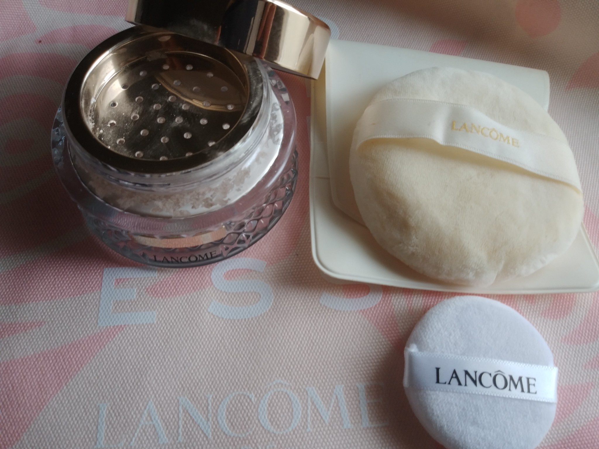 ランコム / アプソリュ エッセンス イン パウダーの公式商品情報