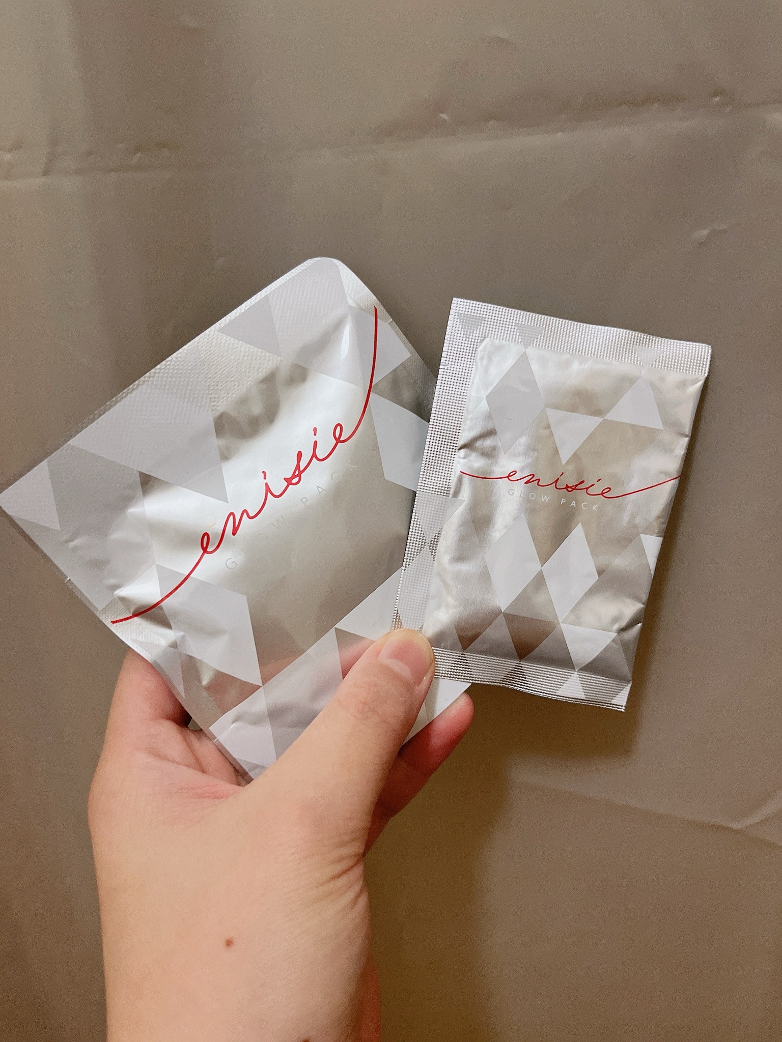 enisie / GLOW PACKの公式商品情報｜美容・化粧品情報はアットコスメ