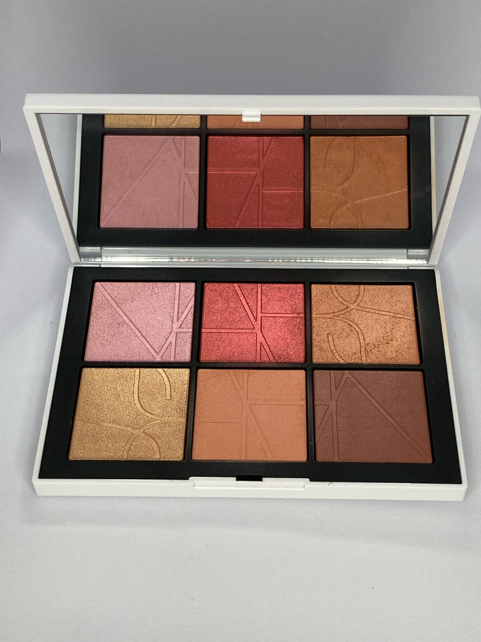 NARS / オールザットグリターズ ライトリフレクティング チーク