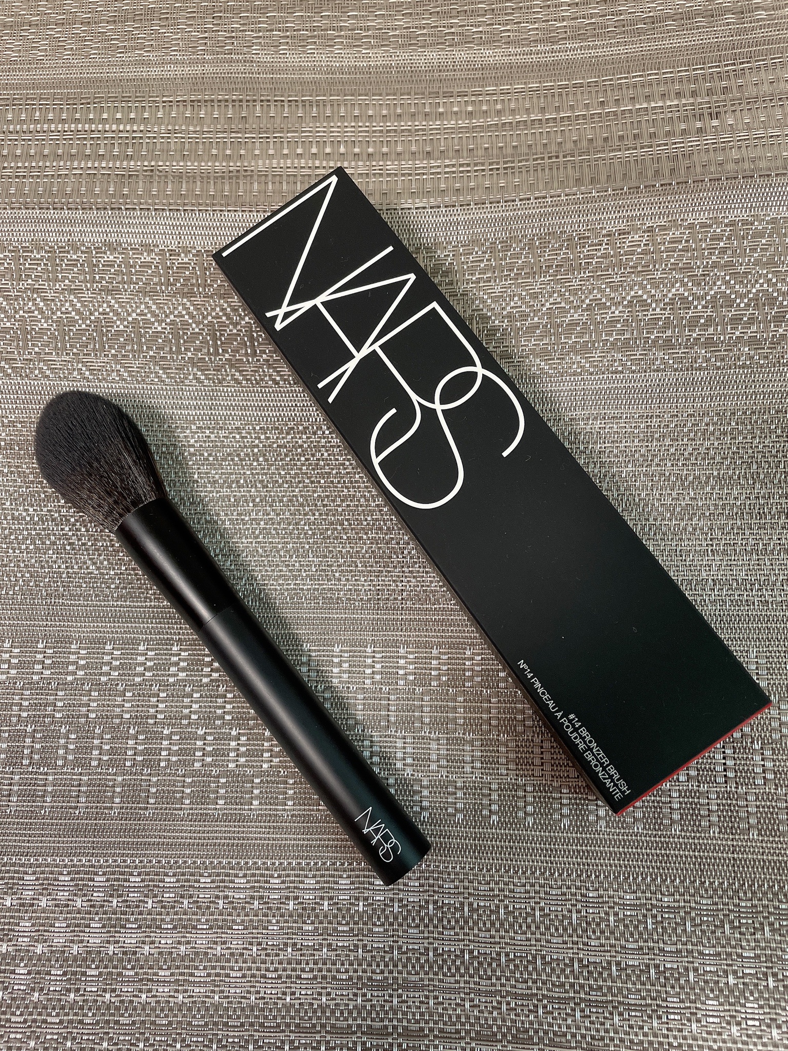 NARS / ブロンザー／セッティングパウダーブラシ ＃14の公式商品情報 