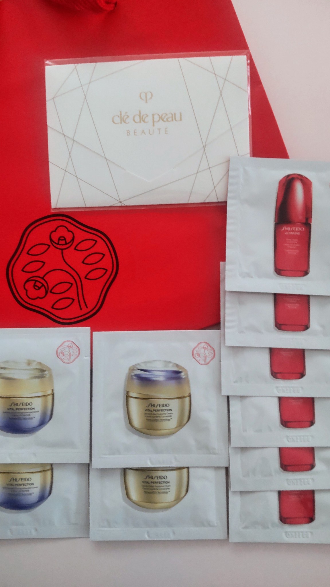 SHISEIDO / バイタルパーフェクション アドバンスクリームの公式